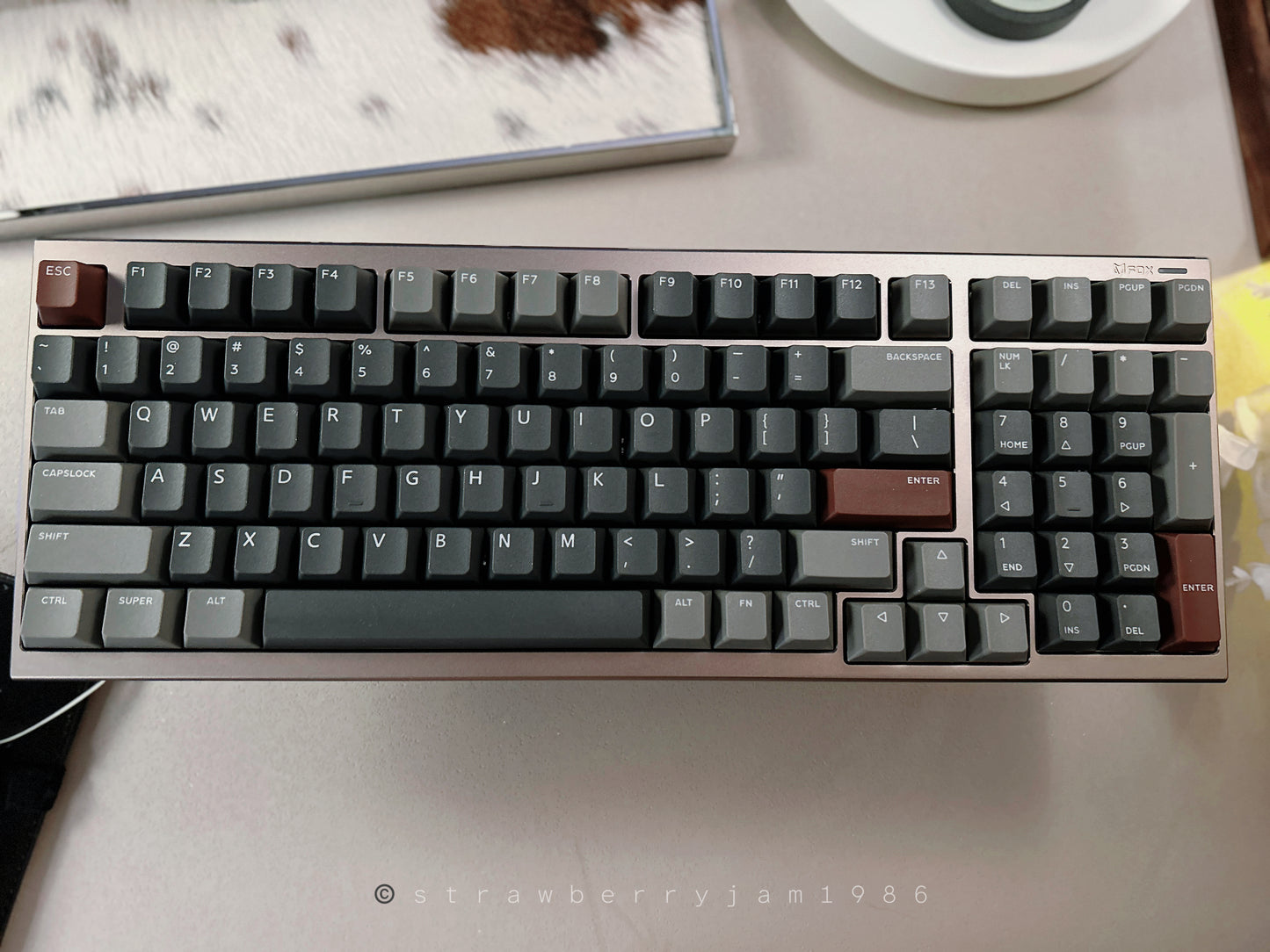 Unboxing Clearance ONLY 1 Instock IQUNIX FOX98 Aluminum Mechanical Keyboard