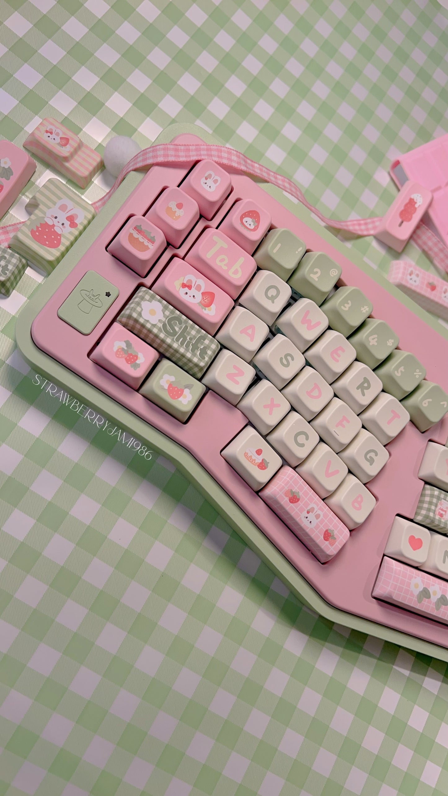 098 Pink Green Picnic Plaid Strawberry Milk Rabbit Keycap Cherry/MDA Profile 158-keys