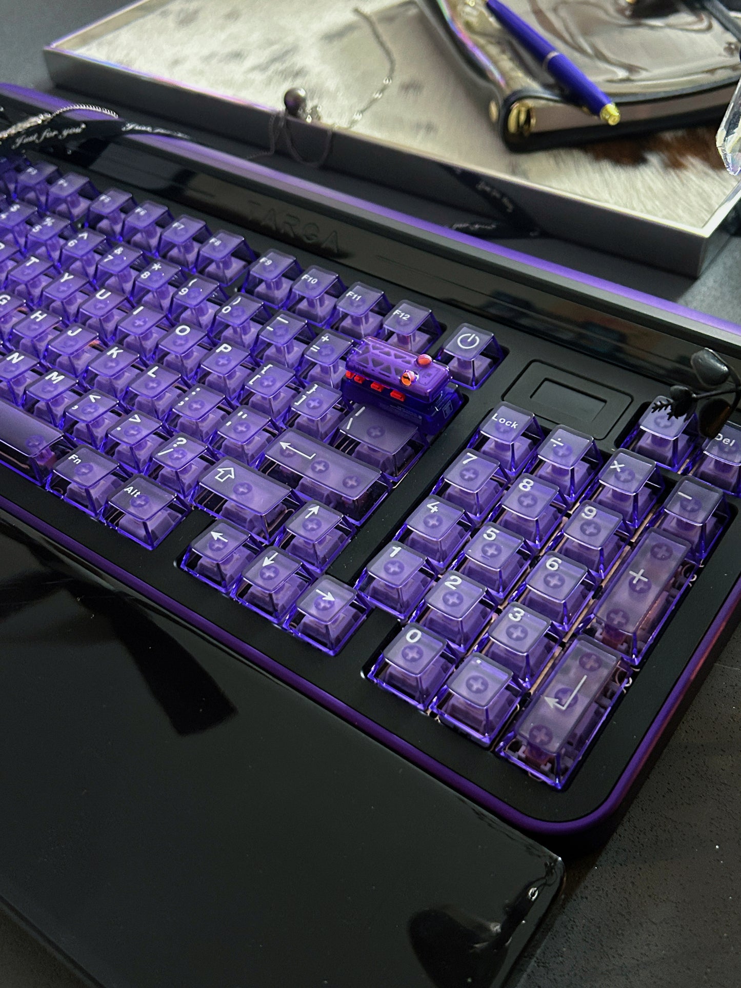 ONLY 1 Instock Prebuilt Aluminum Customized Mechanical Keyboard Targa98 Black Purple Set（not including artisan and shooting decoration）
