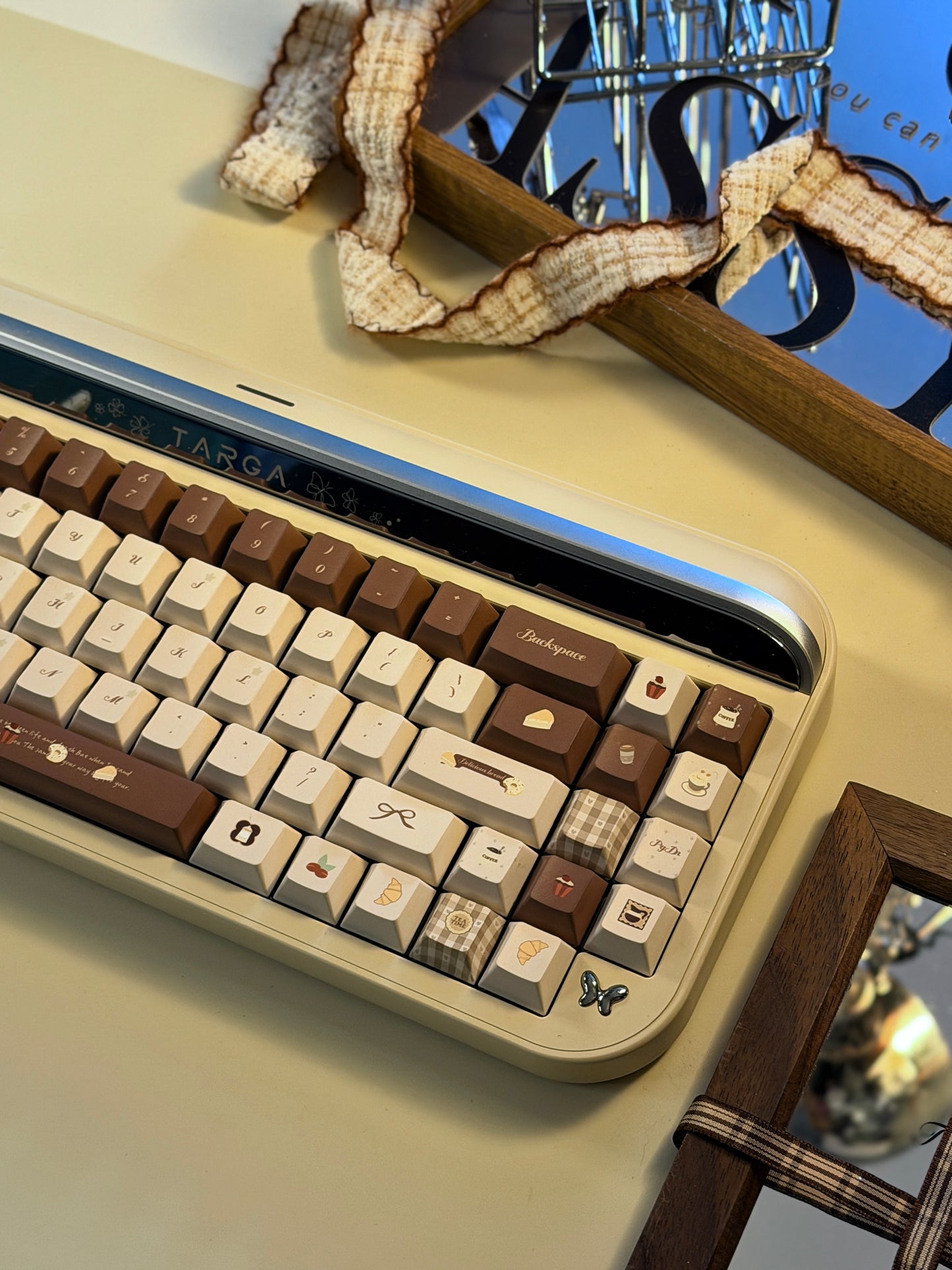 ONLY 1 Instock Prebuilt Targa65 Cream Beige Aluminum Custom Mechanical Keyboard With Coffee Bunny Keycap