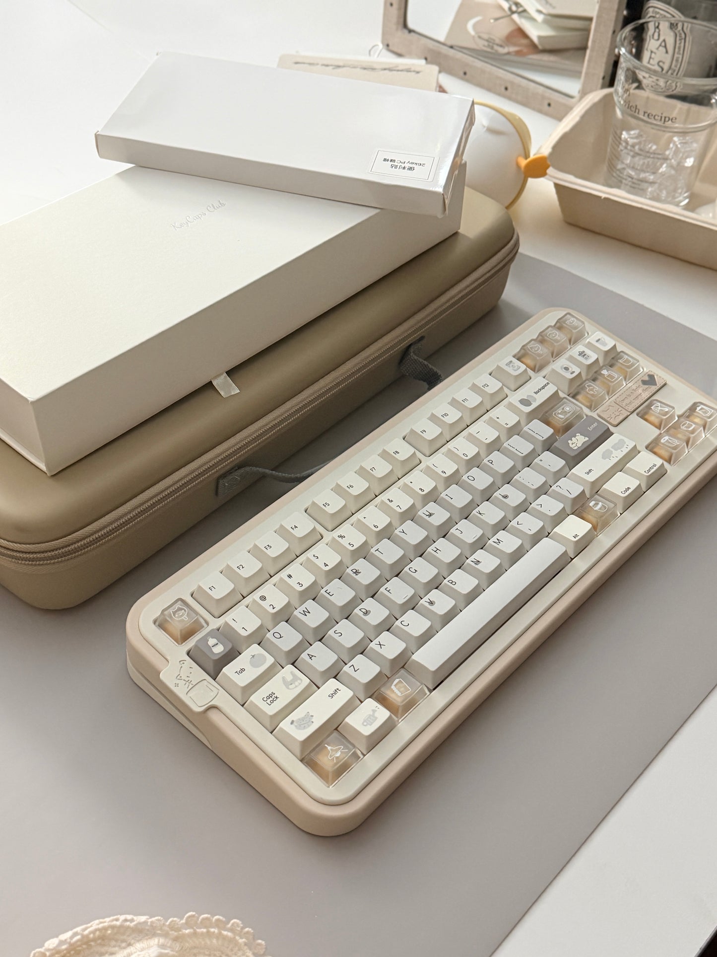 ONLY 1 Prebuilt Aluminum Customized Mechanical Keyboard Cocomi80 Milk Tea Set & Sticky Notes Keycaps & Mango Pudding Switch
