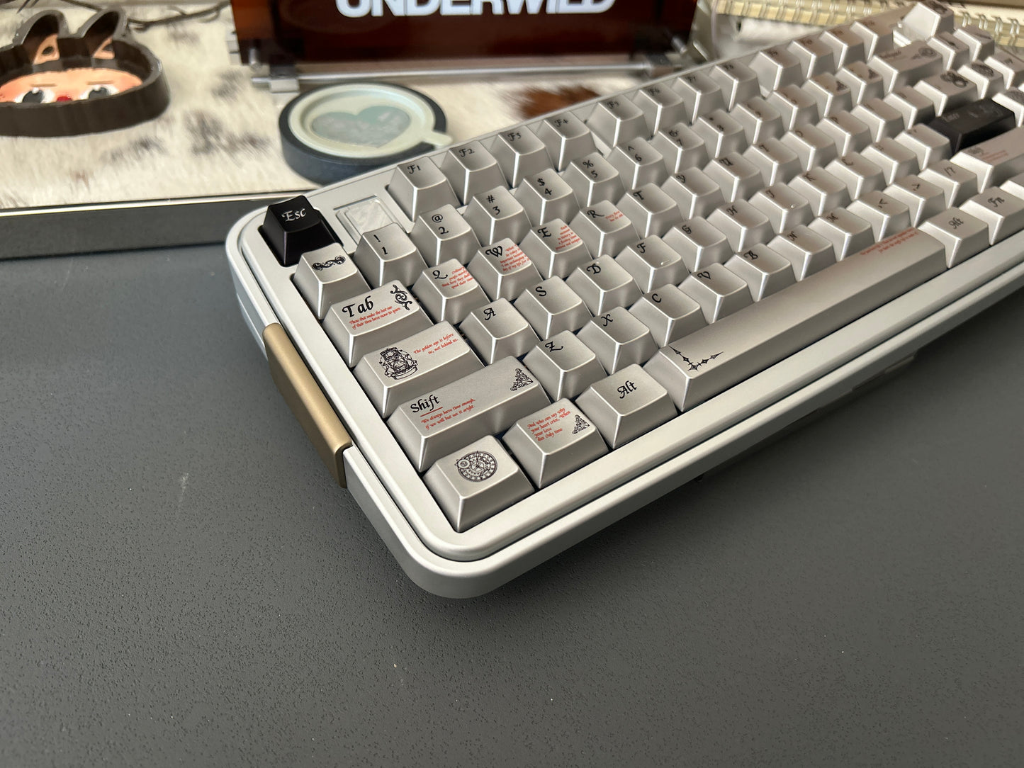 PREORDER Prebuilt Aluminum Customized Mechanical Keyboard Bread75 Silver Keyboard Set