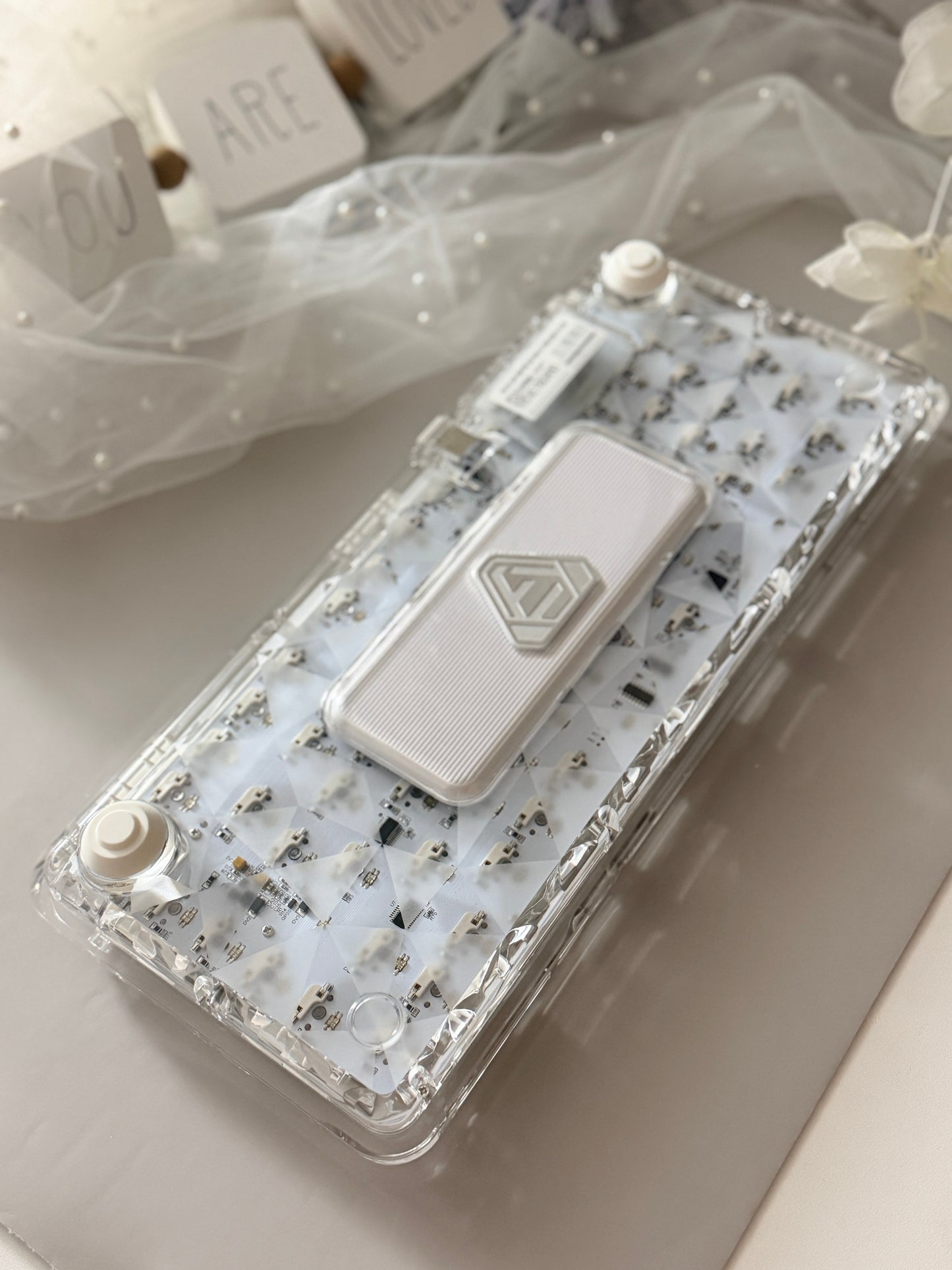 Unboxing Clearance FirstBlood B81 Transparent Mechanical Keyboard ➕ Winter Letter Keycaps（including B81 original clear Keycaps）