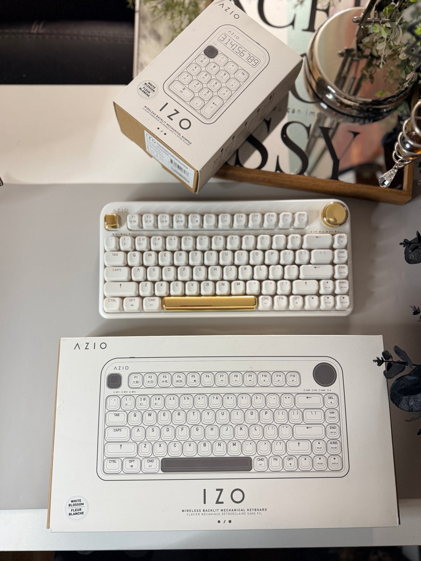 Unboxing For SALEs Azio IZO Wireless BT5/USB PC & Mac Mechanical Keyboard White Blossom & Numpad/Calculator Set