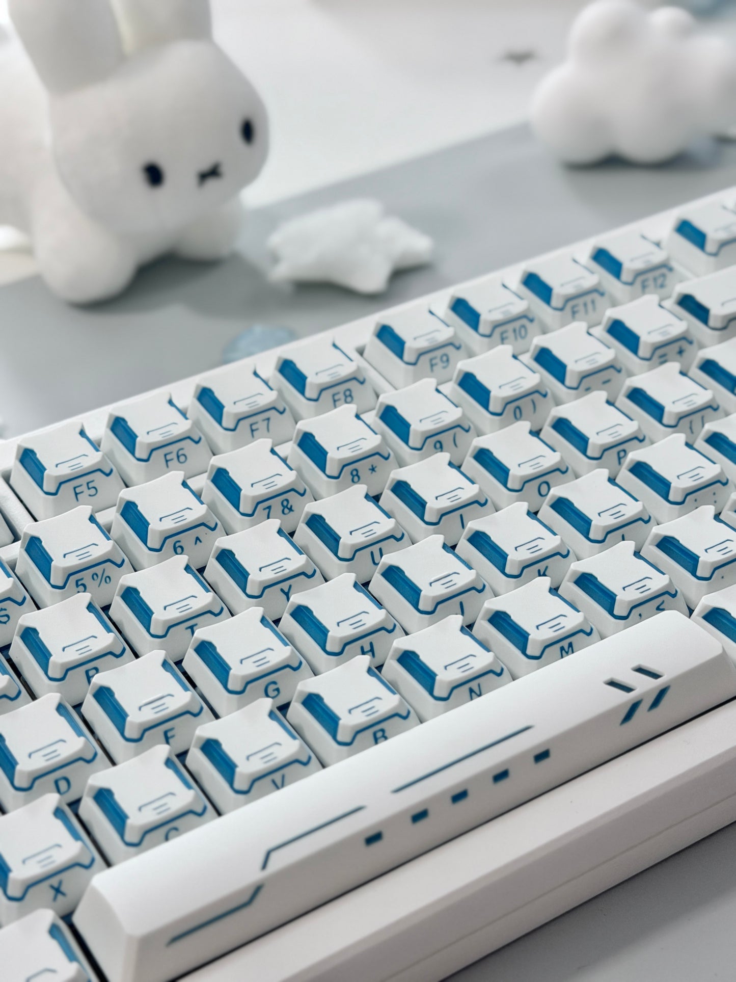 Unboxing ONLY 1 For Clearance WOMIER SK75 TMR White WIRELESS ALUMINUM CUSTOM KEYBOARD & STAR PRISM WHITE-BLUE CHERRY PROFILE SHINE-THROUGH KEYCAP SET