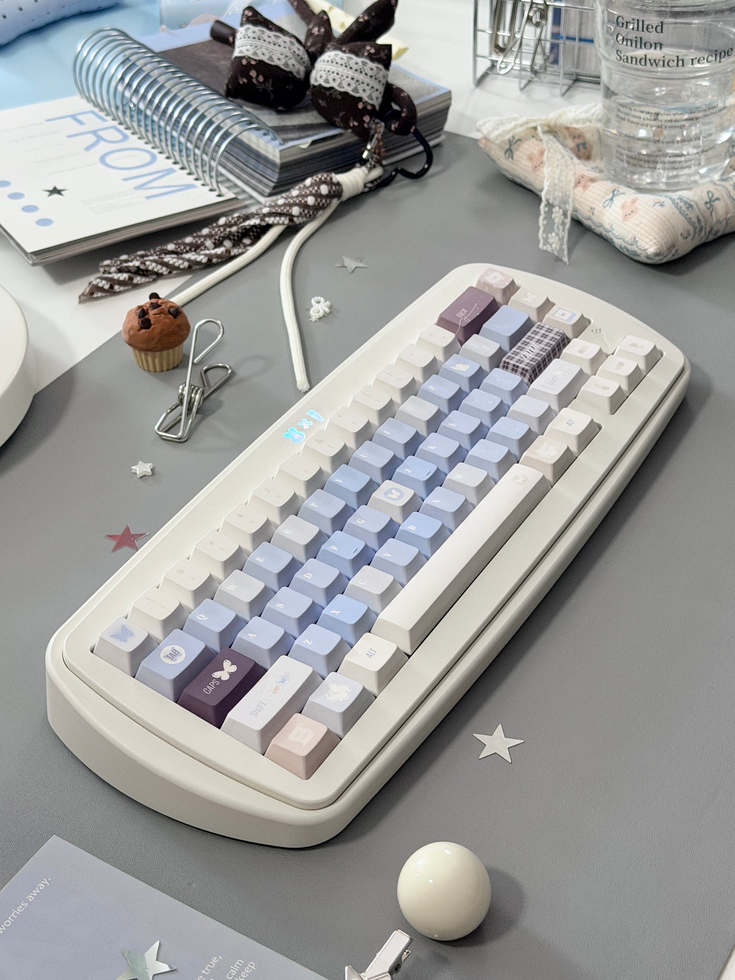 0299 Love Butterfly Cherry Profile Keycap Set | Sea Salt White & Soft Blue Romantic Keycaps