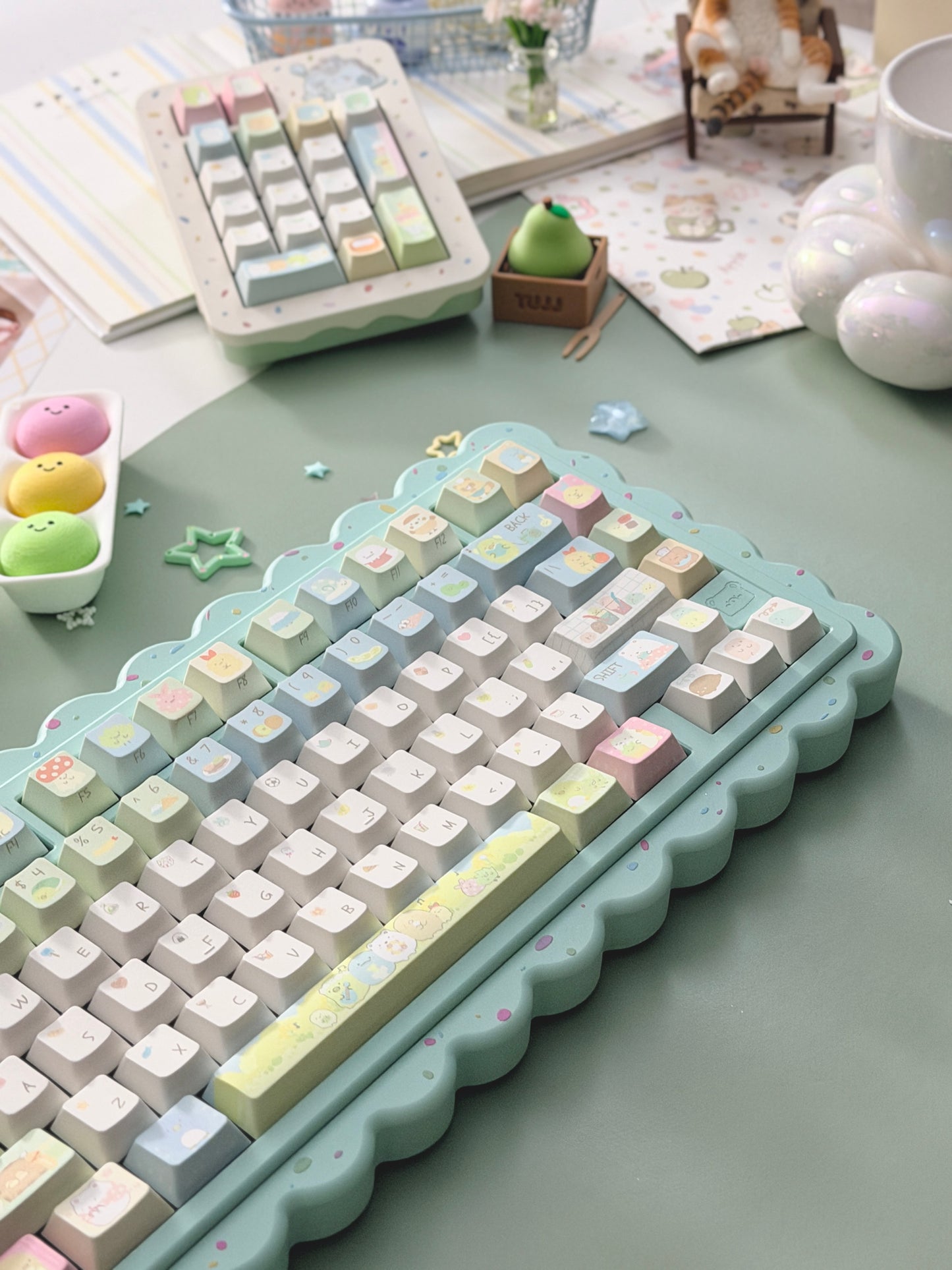 #0281 Sumikko Gurashi Cute Little Creature Pale Yellow-green Keycap Cherry Profile
