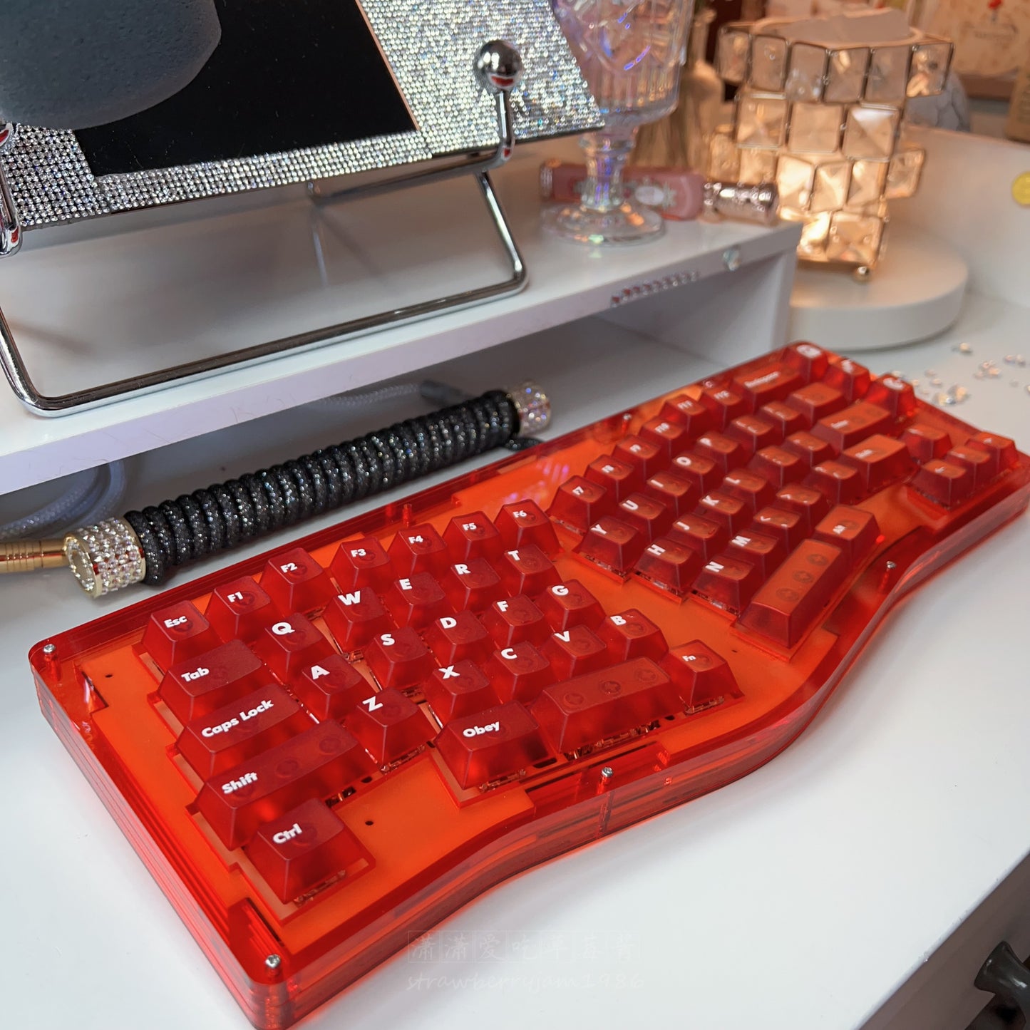 「Fully Assembled」Red Crystal Acrylic Customized Mechanical Ergonomic Keyboard