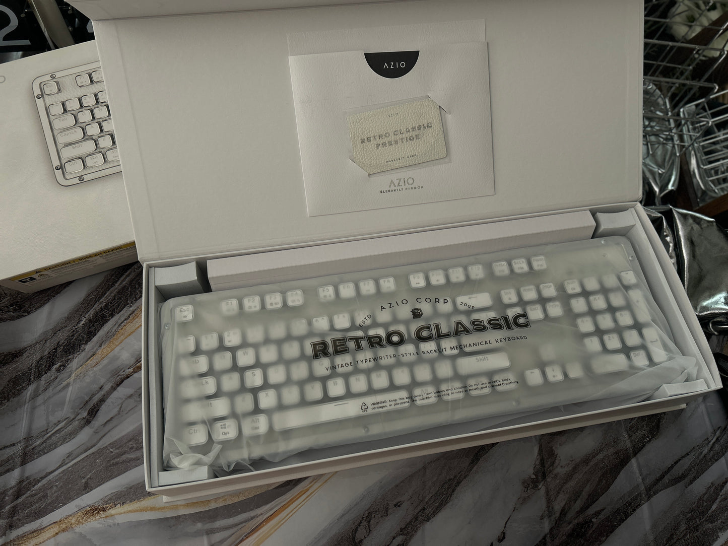 Unboxing For SALEs Azio RC Prestige Mechanical Keyboard, Bluetooth 5.0, Hot-Swappable Switches, PC/Mac