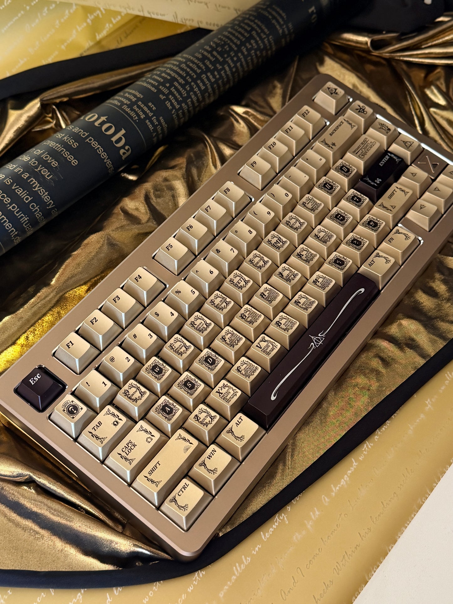 ONLY 1 Instock Prebuilt Aluminum Customized Mechanical Keyboard Buff75 Golden Black + taptempo Fantastic Beasts Medal-Coated Keycaps