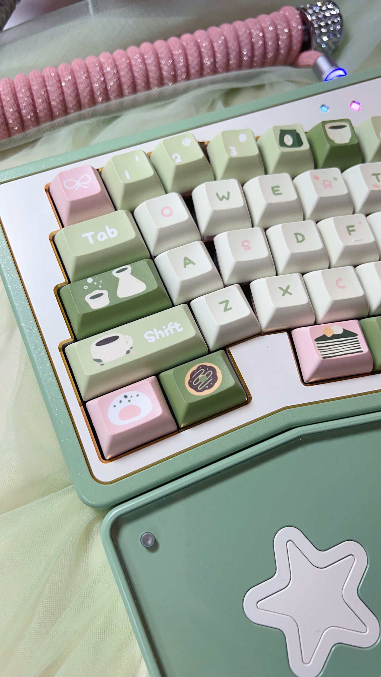 【Only 1 In-stock】Prebuilt StarAlice Pastel Green Aluminum Customized Mechanical Keyboard and Wrist Rest set