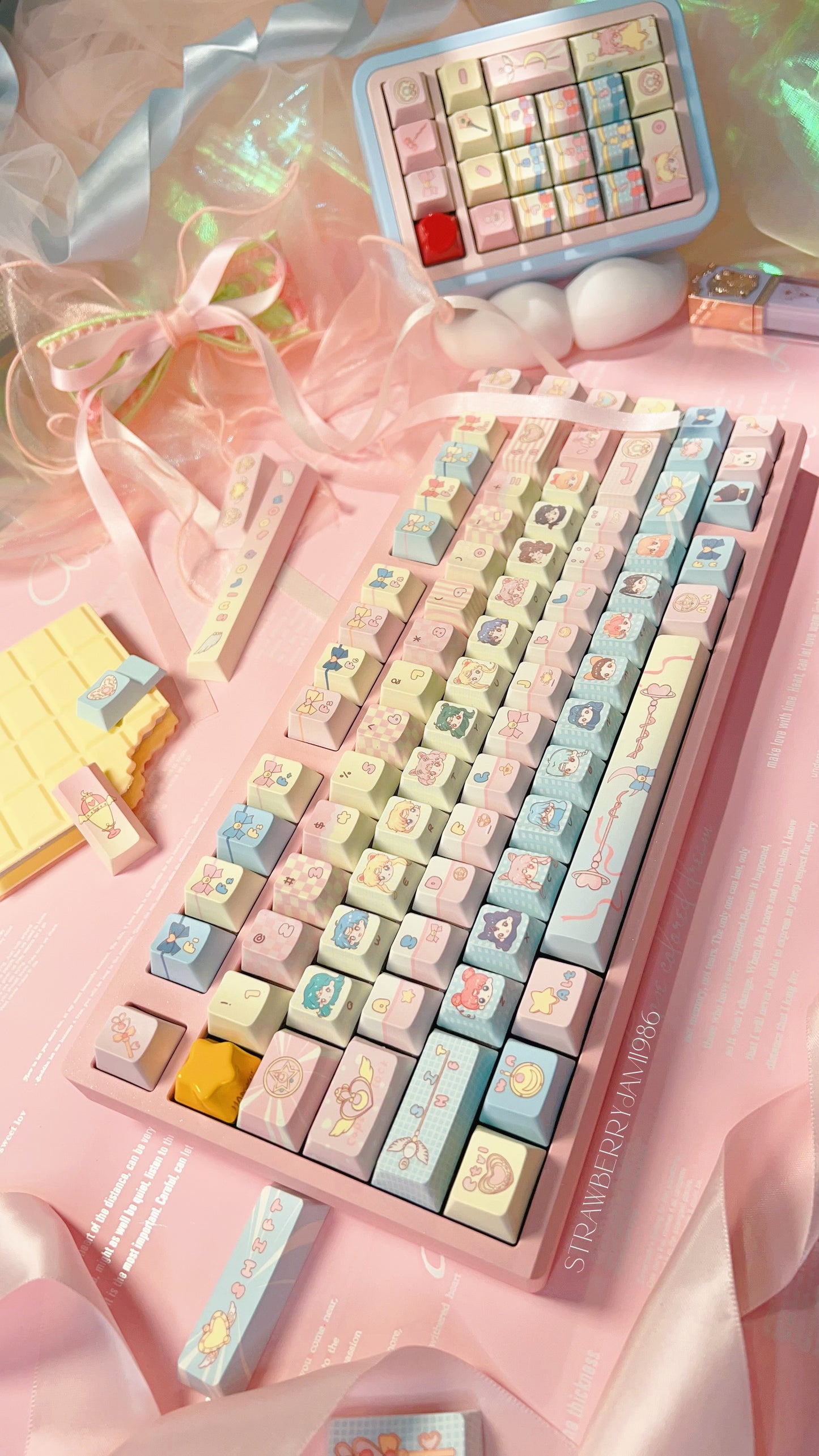 096 Sailor Moon Pastel Pink Yellow Blue Keycap Cherry Profile