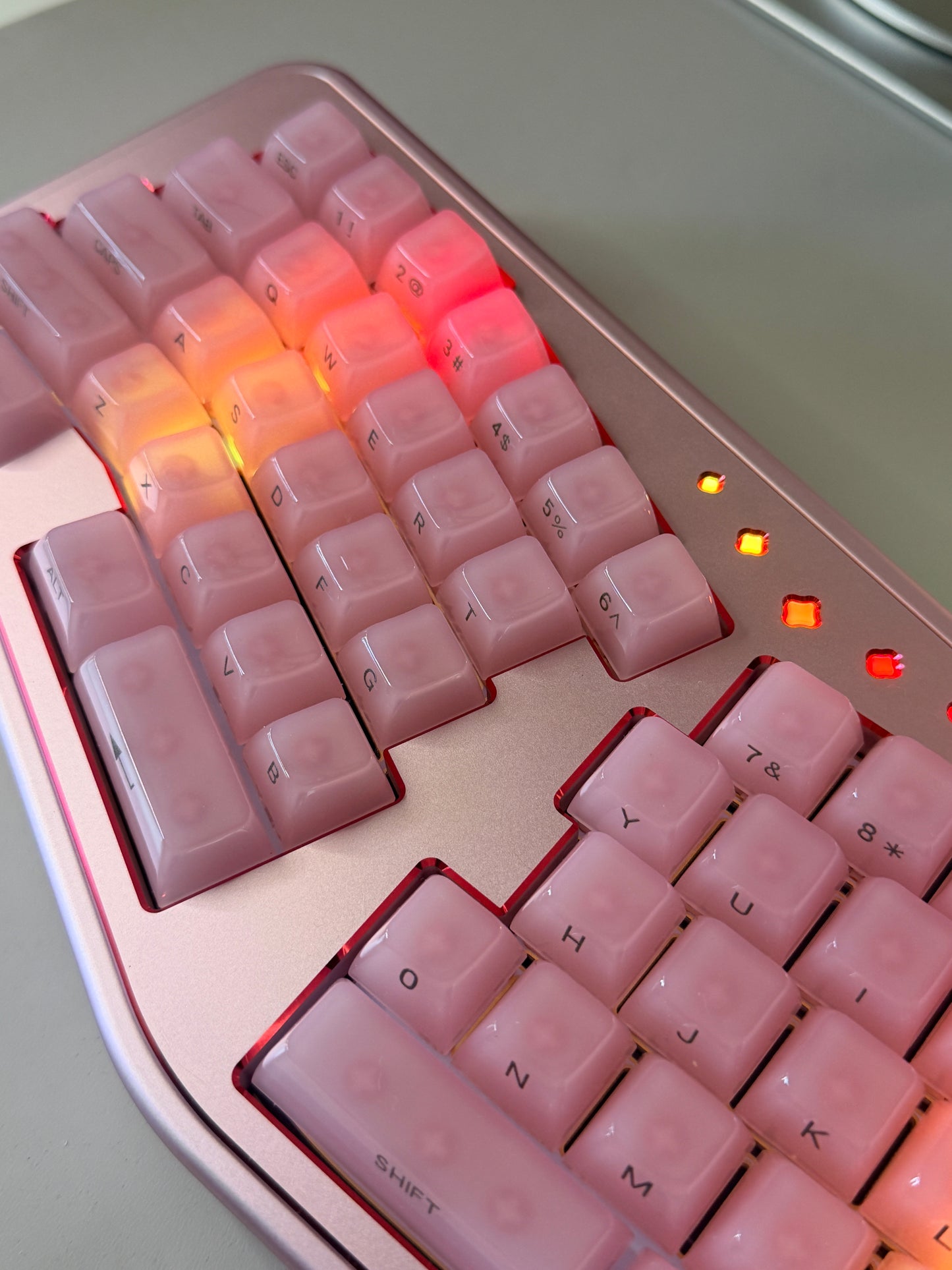 ONLY 1 Instock Prebuilt Aluminum Custom Mechanical Keyboard Staralice Ergonomic Anodized Pink Set including Wristrest Keycaps & switches