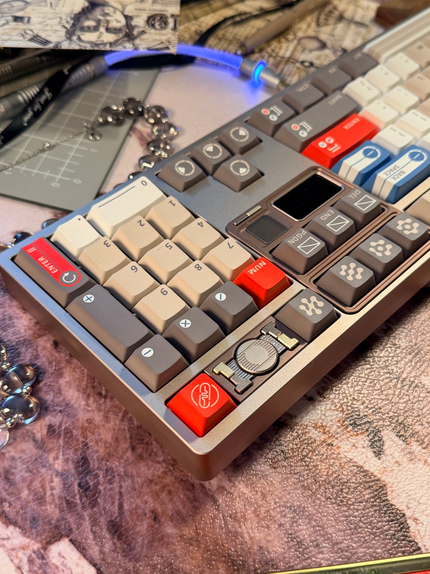 ONLY 1 INSTOCK Prebuilt Aluminum Customized Mechanical Keyboard QK101 Set + KeyTok BCI Keycaps