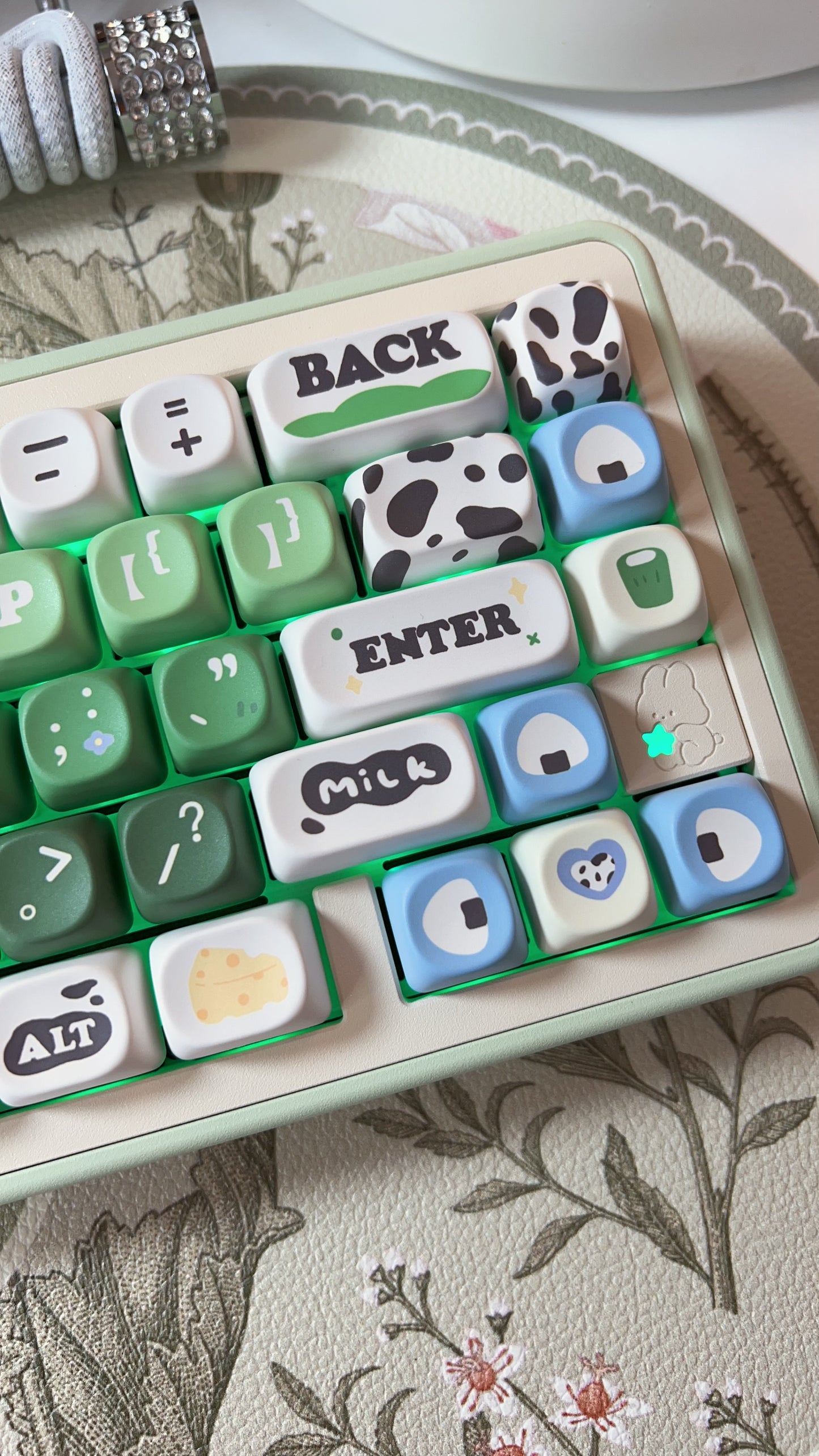 065 Green Cow Farm Soa Profile Cute Keycaps