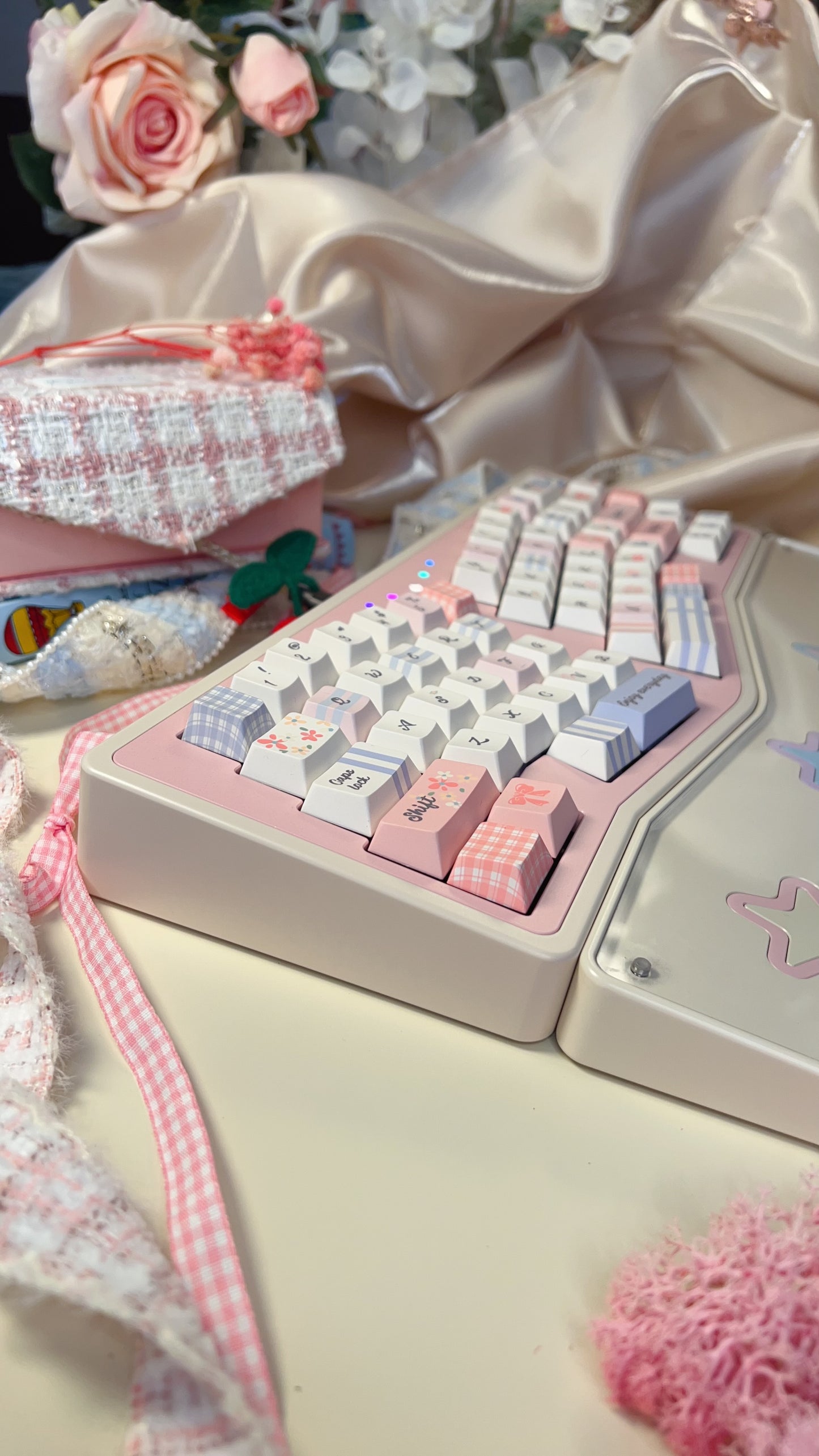 043 Pastel Pink Blue Grids Garden Keycap Cherry/ MOA Profile 152 keys BeeFun design