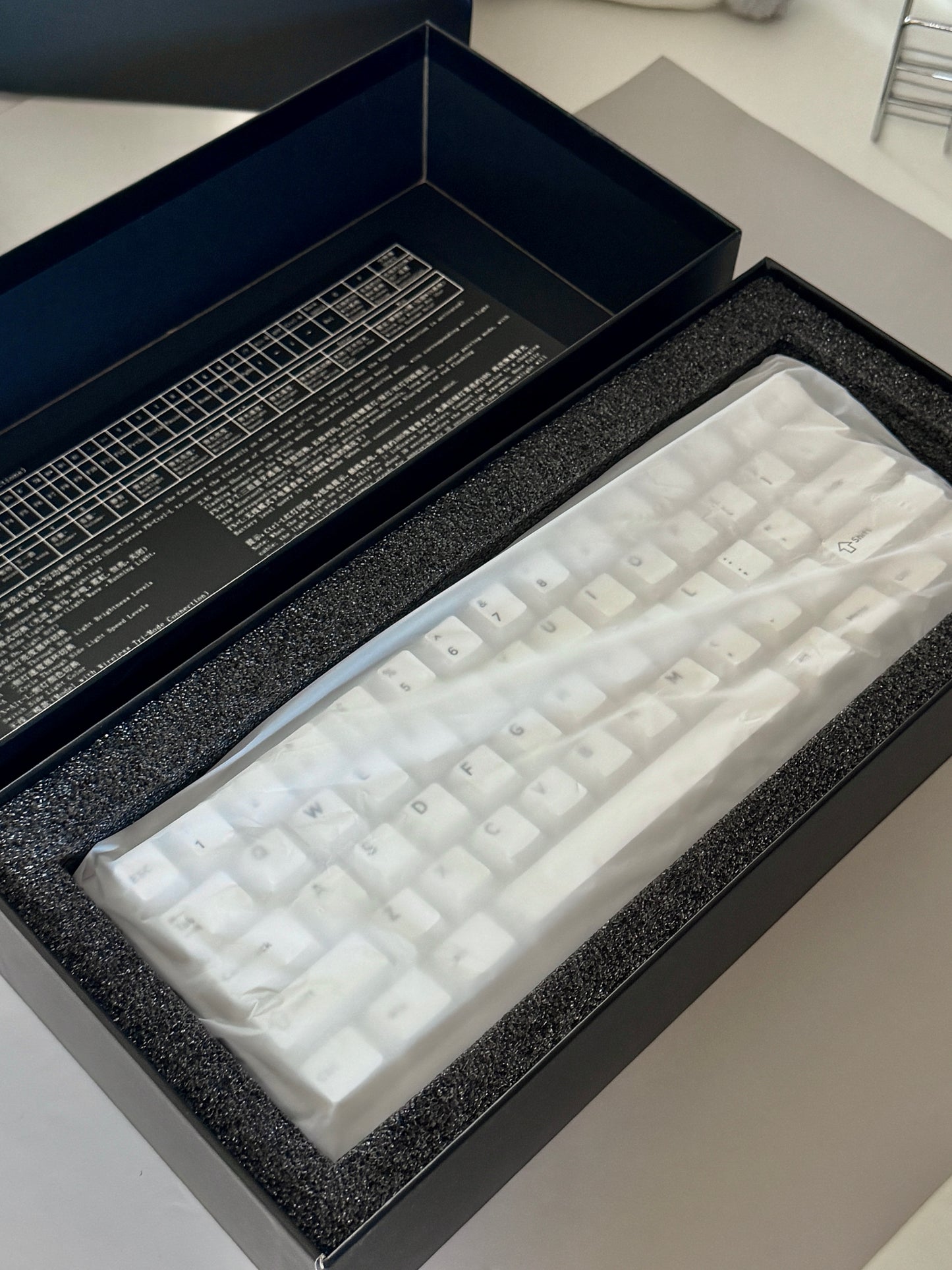ONLY 1 Unboxing Clearance H60 Aluminum Hollow Magnetic Switch wireless RGB 8K Keyboard – White