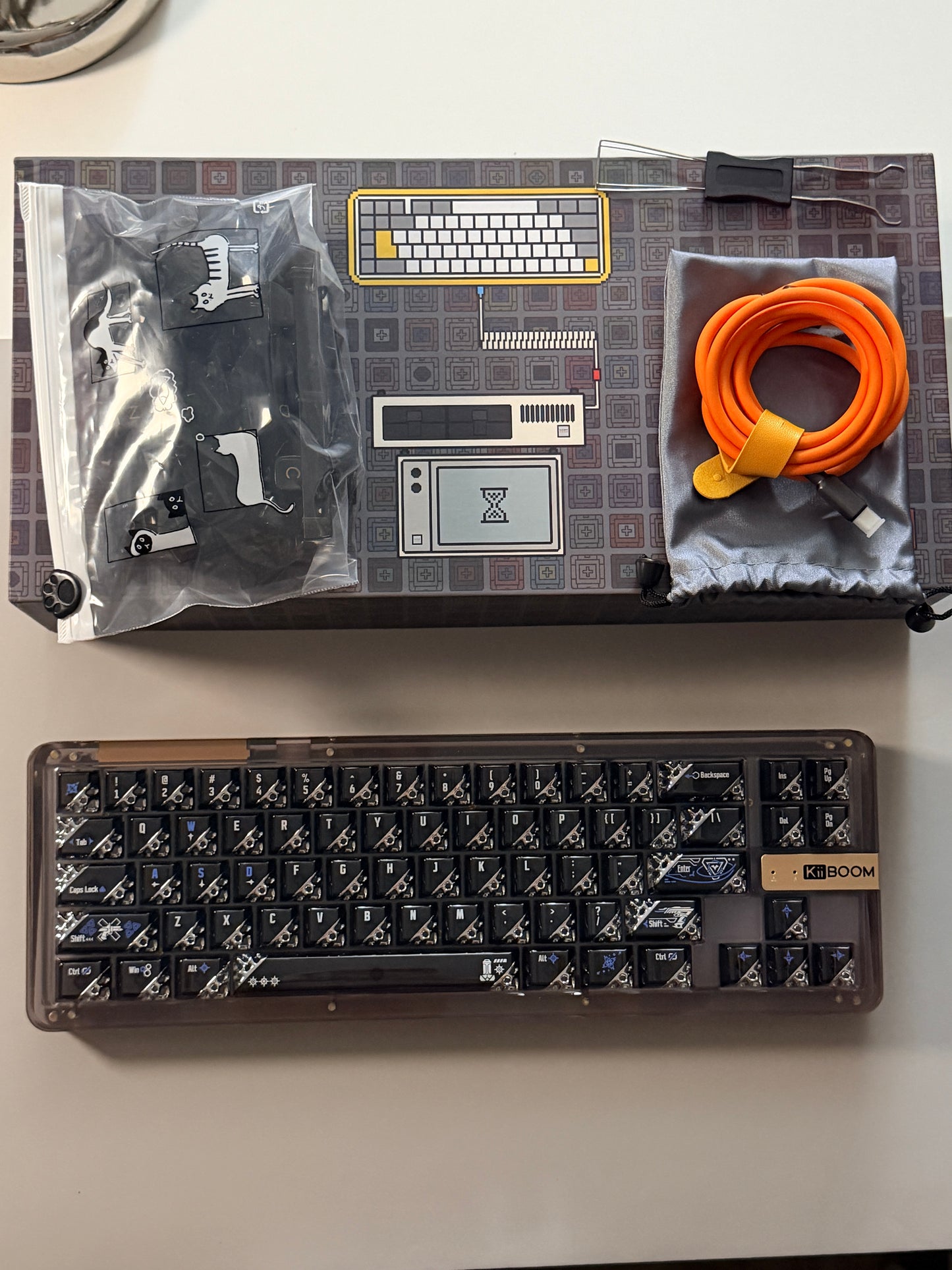 Unboxing Clearance ONLY 1 KiiBOOM Phantom 68 Black Crystal Gasket-Mounted Mechanical Keyboard & QUANTUM HONEYCOMB KEYCAPS