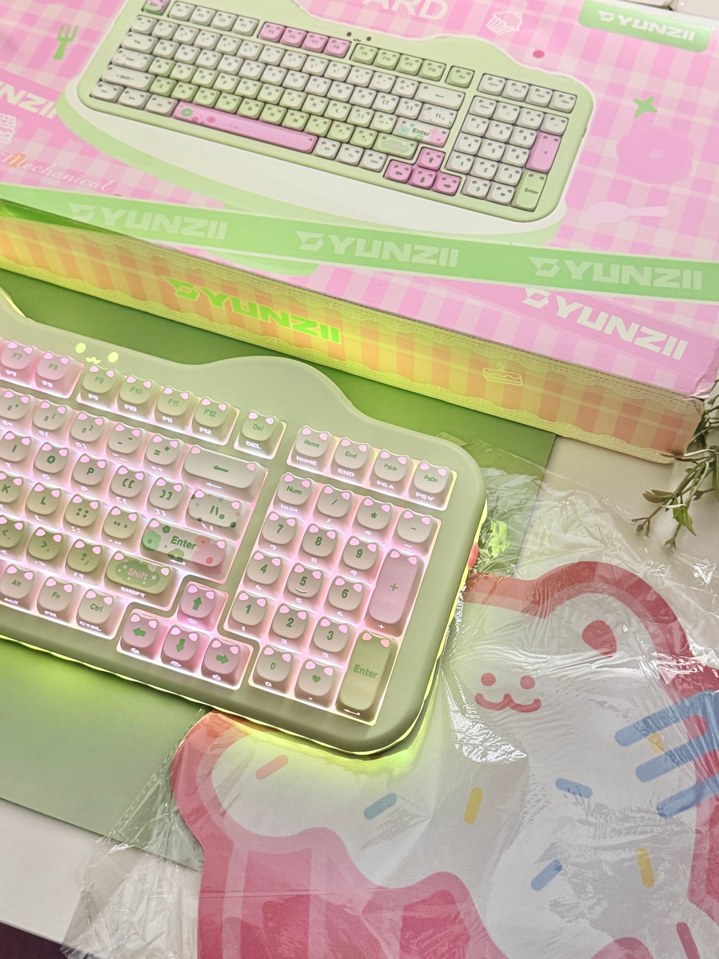 Unboxing Clearance ONLY 1 YUNZII C98 MAO Cake Kitten Wireless Mechanical Keyboard （preorder Green）