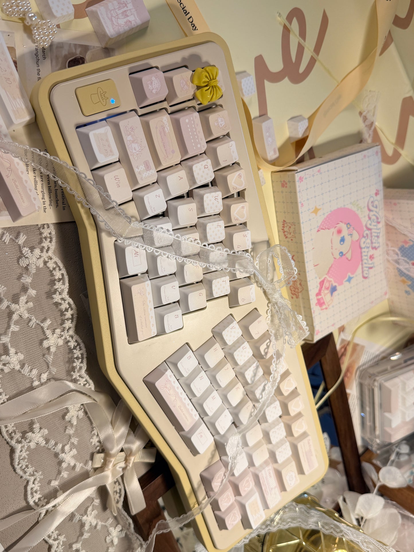 ONLY 1 INSTOCK Prebuilt Aluminum Customized Mechanical Keyboard Vlice Cream Yellow Ergonomic Set