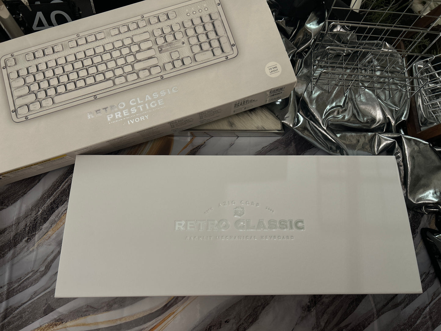 Unboxing For SALEs Azio RC Prestige Mechanical Keyboard, Bluetooth 5.0, Hot-Swappable Switches, PC/Mac