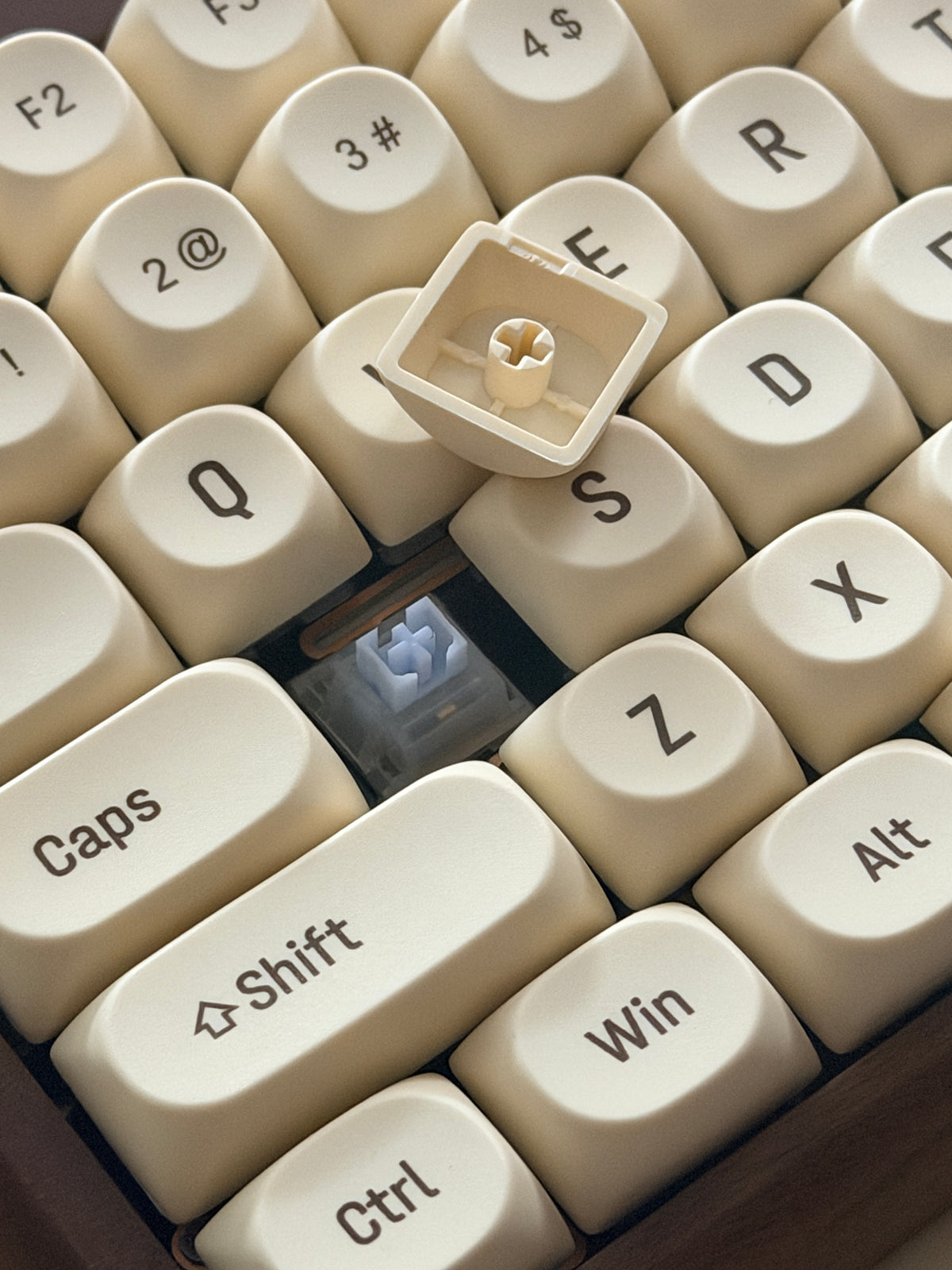Unboxing For Clearance ONLY 1 Instock Reccazr R100 Walnut Wooden Mechanical Keyboard – Custom “Tofu” Style | Wireless | RGB Backlit
Glutinous Rice Switch (silent switch)