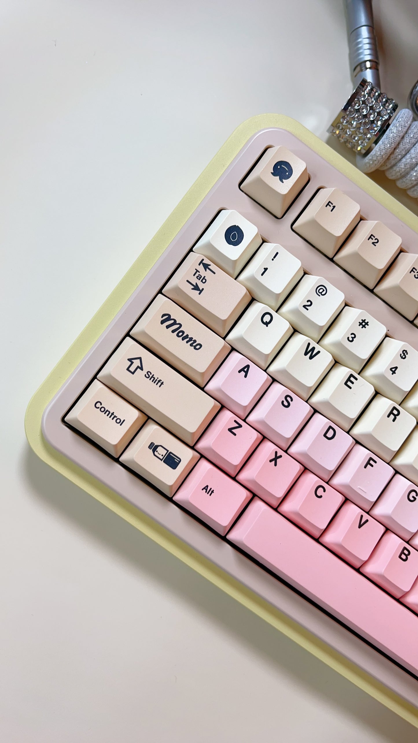 【Only 1 In-stock】Prebuilt Rich75 Creamy Thock Pastel yellow Aluminum Customized Mechanical Keyboard