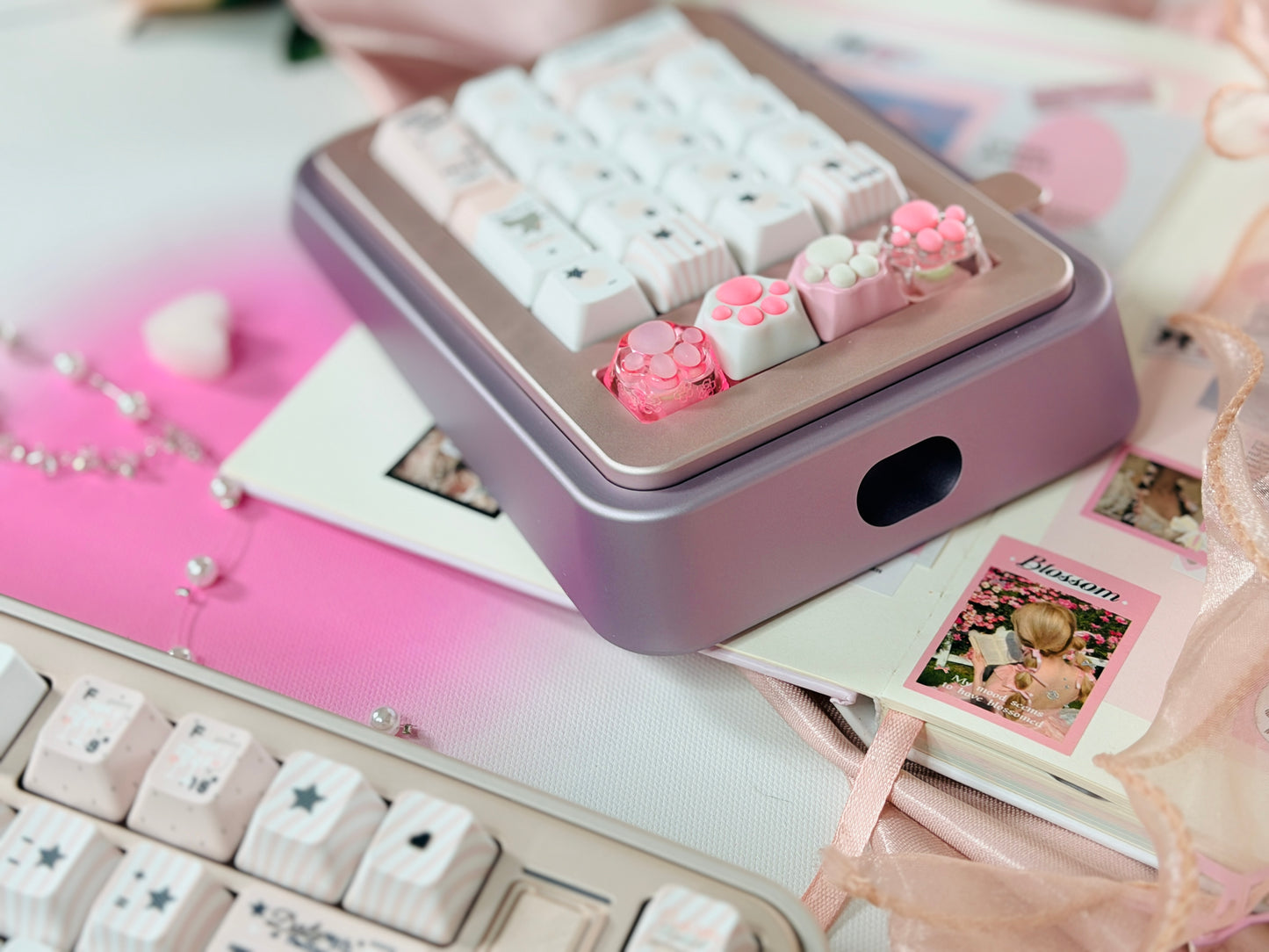 Preorder Prebuilt Aluminum Customized Mechanical Keyboard Bread75 Anodized Pink Silver Wireless Set With Soap Pad