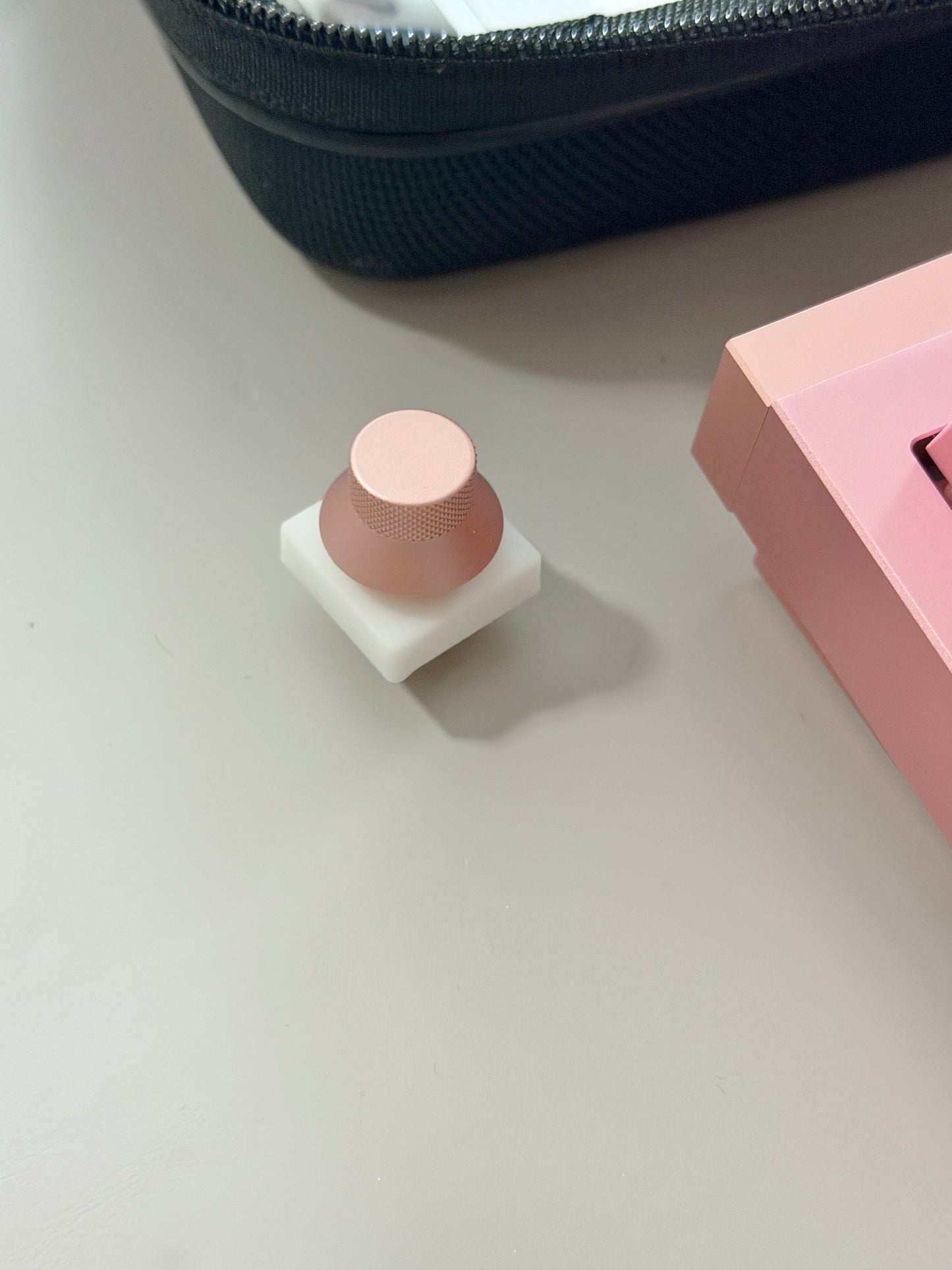 ONLY 1 Unboxing Clearance Anodized Pink GLOW75 DIY Kit &DuoChrome Keycaps & Silent Linear Switches