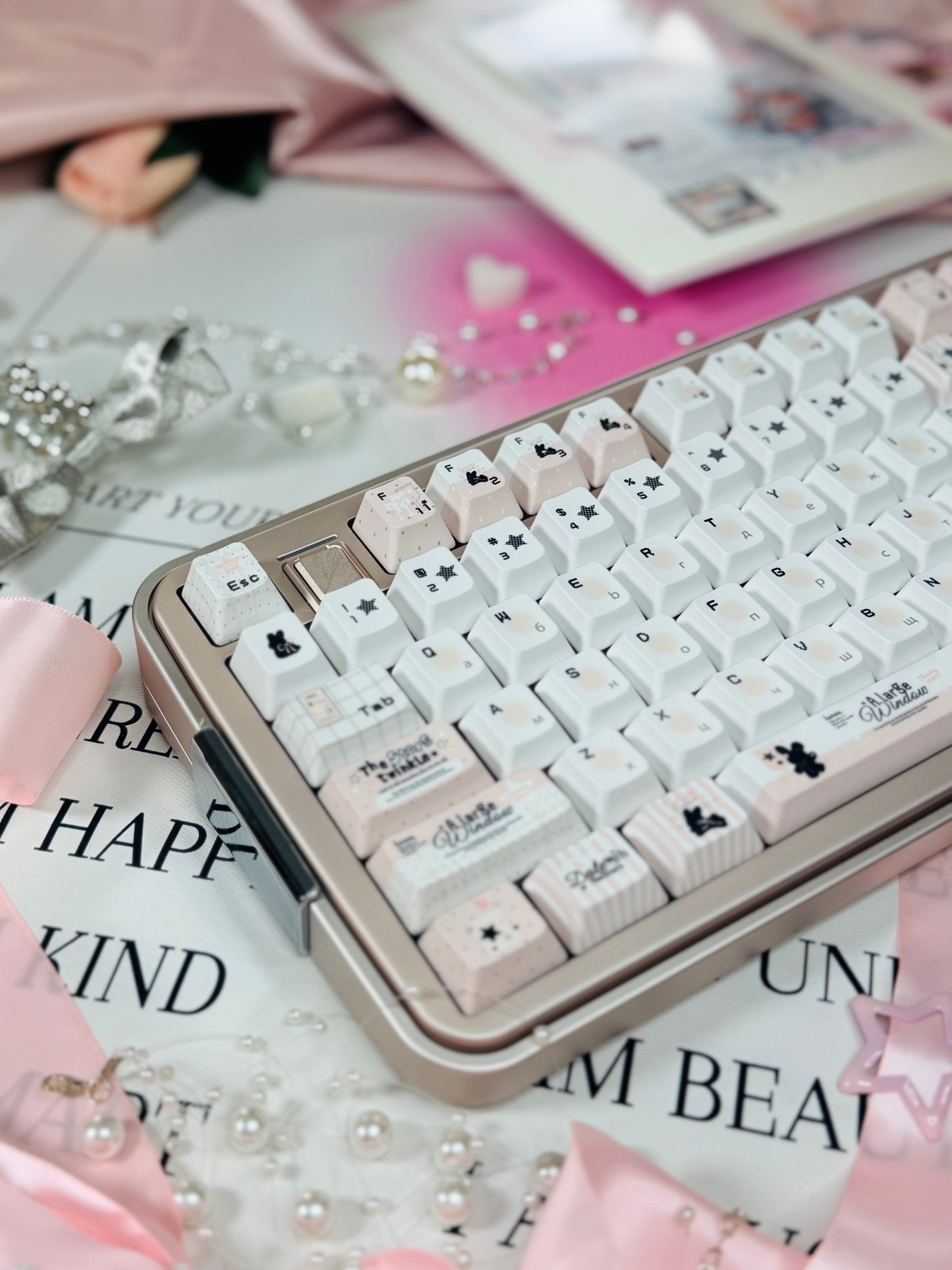 Preorder Prebuilt Aluminum Customized Mechanical Keyboard Bread75 Anodized Pink Silver Wireless Set With Soap Pad