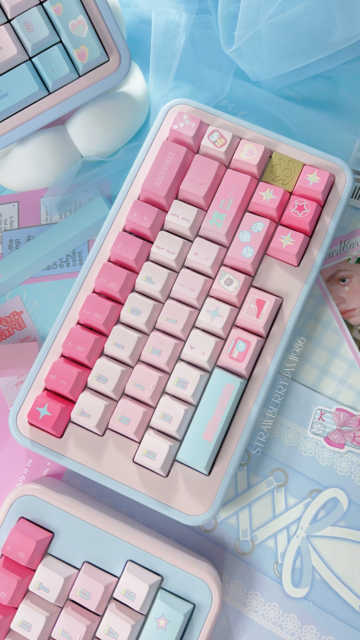 095 Millennial Girl Y2k Style Pink and Blue Keycaps Cherry Profile