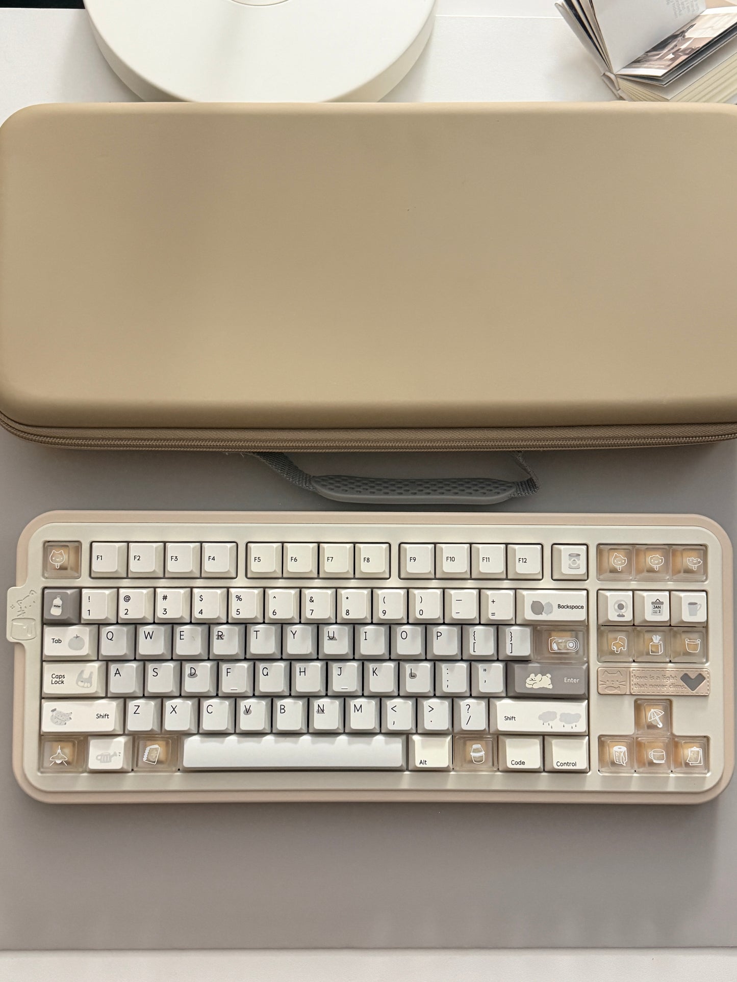 ONLY 1 Prebuilt Aluminum Customized Mechanical Keyboard Cocomi80 Milk Tea Set & Sticky Notes Keycaps & Mango Pudding Switch
