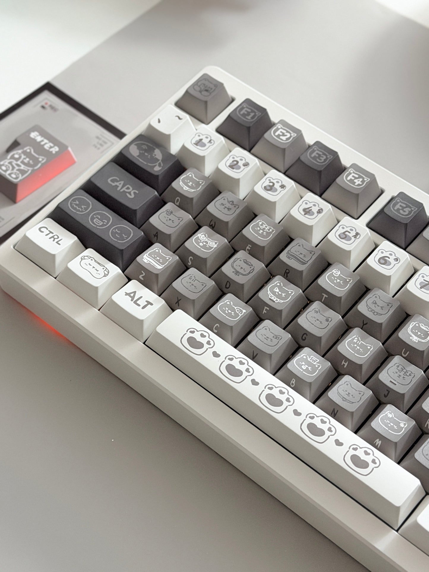 ONLY 1 Instock Prebuilt Aluminum Custom Mechanical Keyboard ND104 Emo Gray Keycaps Toast Switch