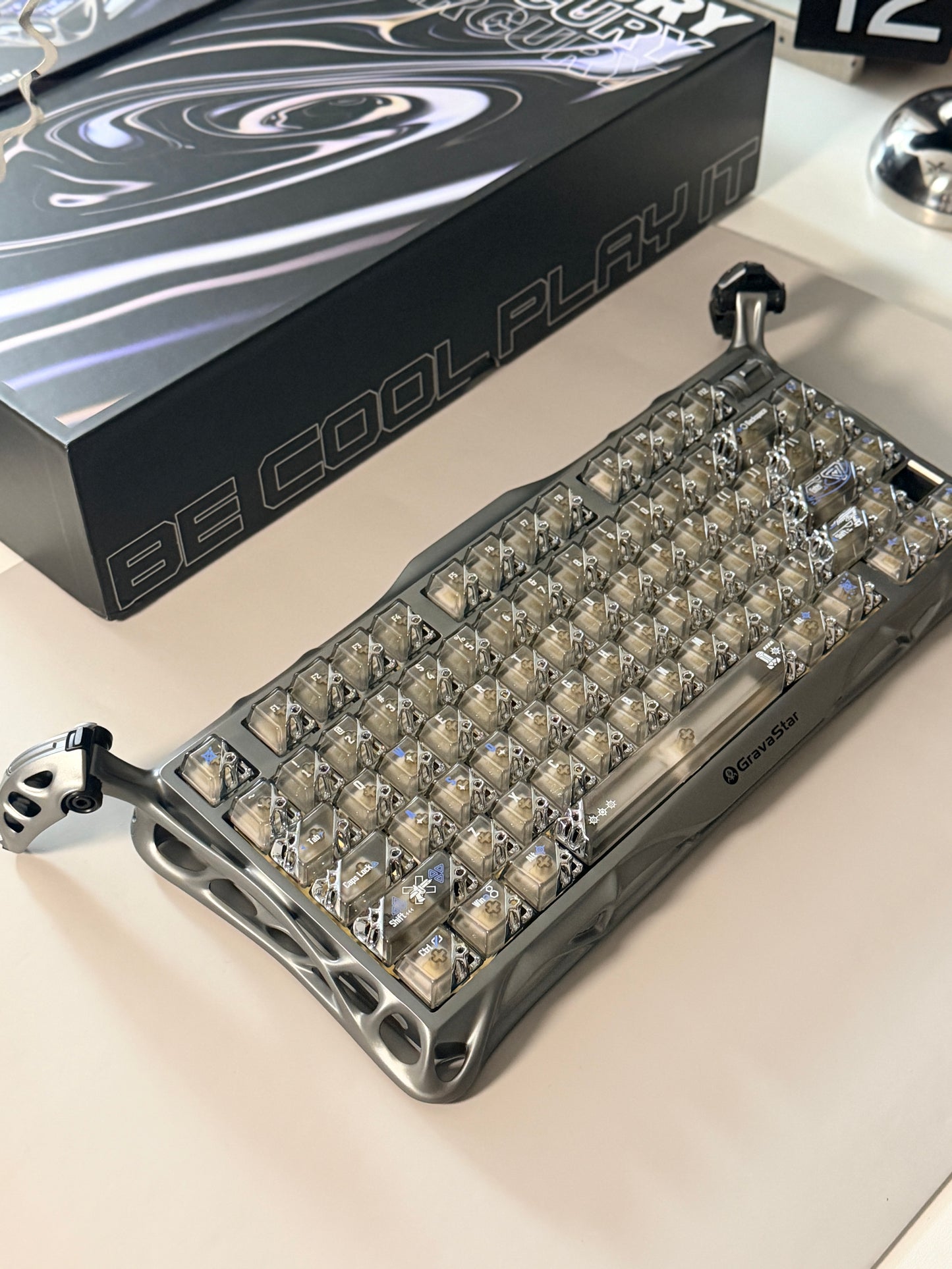 Unboxing Clearance ONLY 1 GravaStar Mercury K1 Pro - Interstellar Silver Mechanical Keyboard  & QUANTUM HONEYCOMB KEYCAPS
