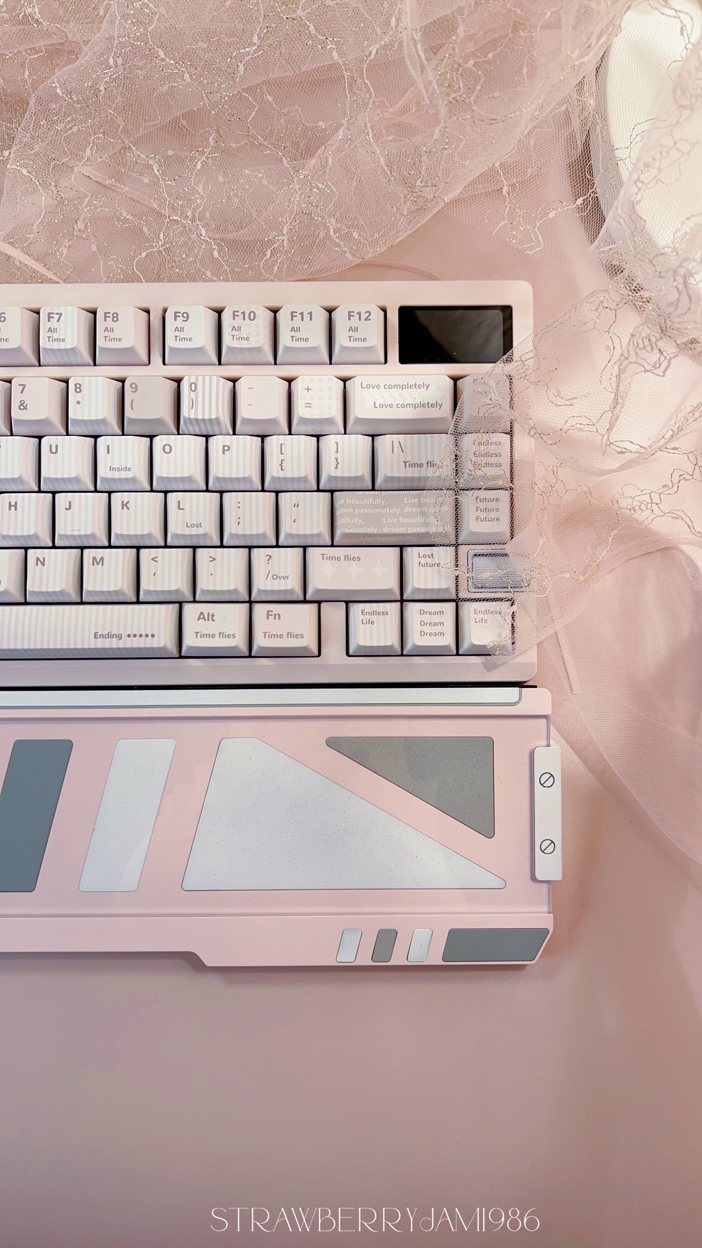 【Only 1 In-stock】Prebuilt ZOOM75 TIGA strawberry icecream pastel Pink tri_mode Aluminum Customized Mechanical Keyboard set （not including number pad）