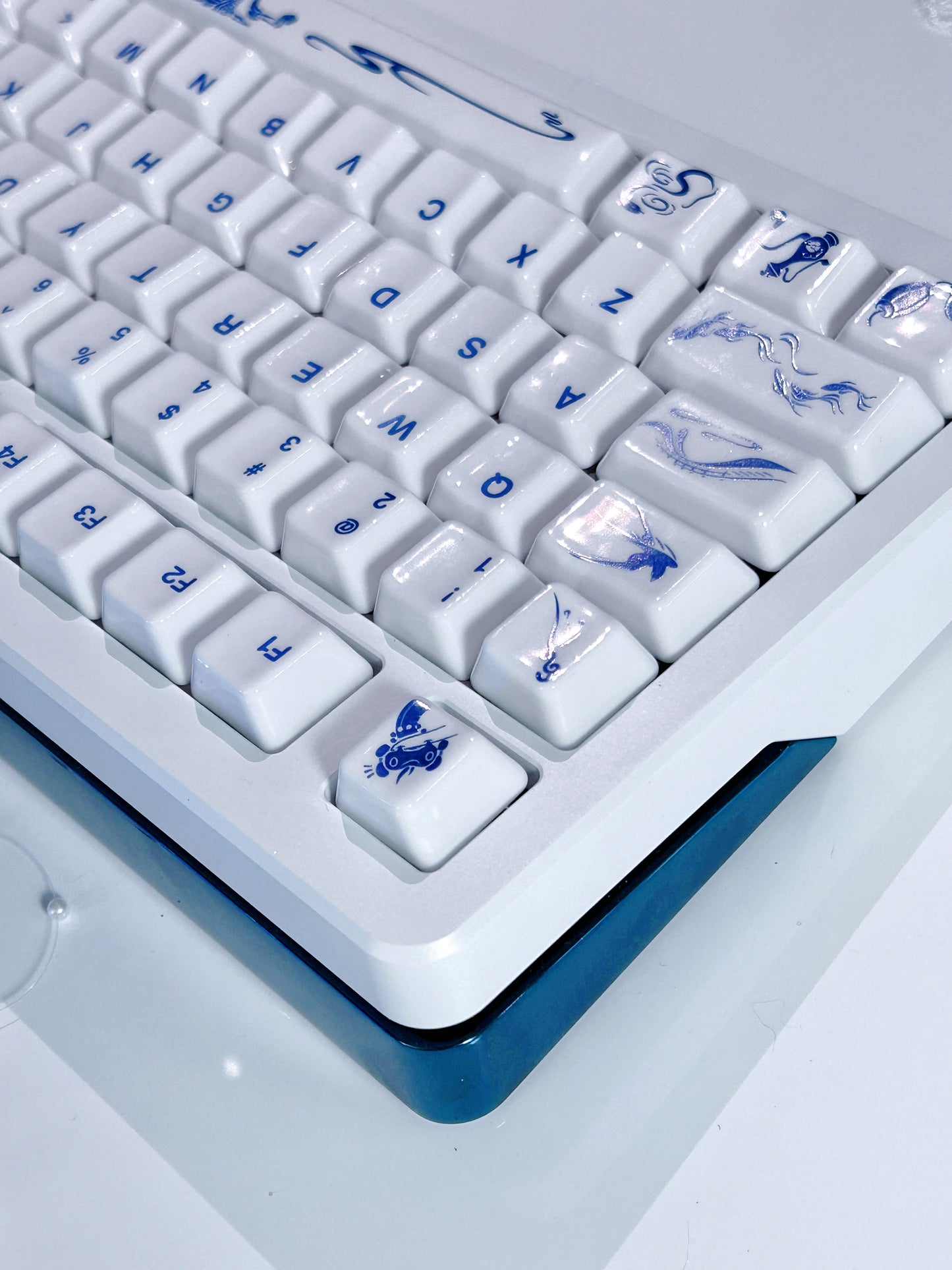 ONLY 1 Instock Prebuilt Aluminum Customized Mechanical Keyboard Buff75 Cold White With Cerakey Year of the snake ceramic Keycaps