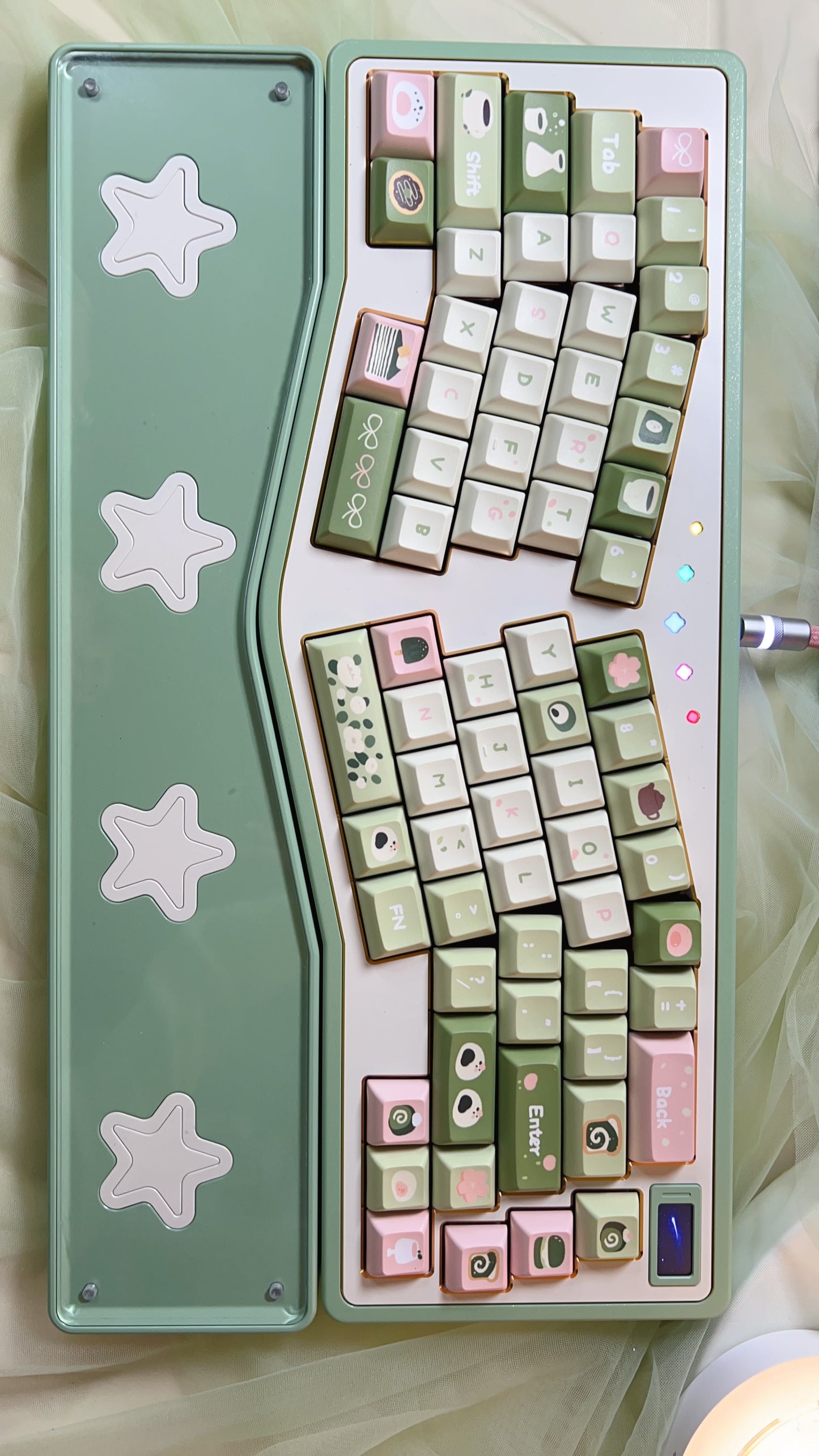 【Only 1 In-stock】Prebuilt StarAlice Pastel Green Aluminum Customized Mechanical Keyboard and Wrist Rest set