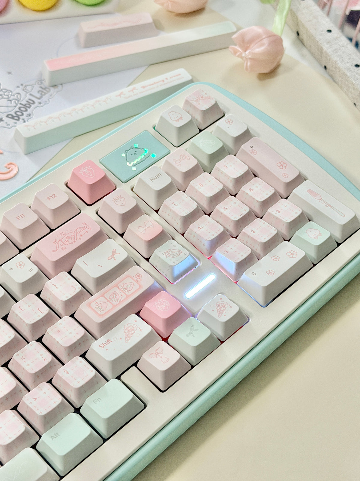 #0314 Bunny Berry Roll Pastel Strawberry Milk & Mint Green Keycap Set – Kawaii Pink Cream Cute Cartoon Mechanical Keyboard Keycaps