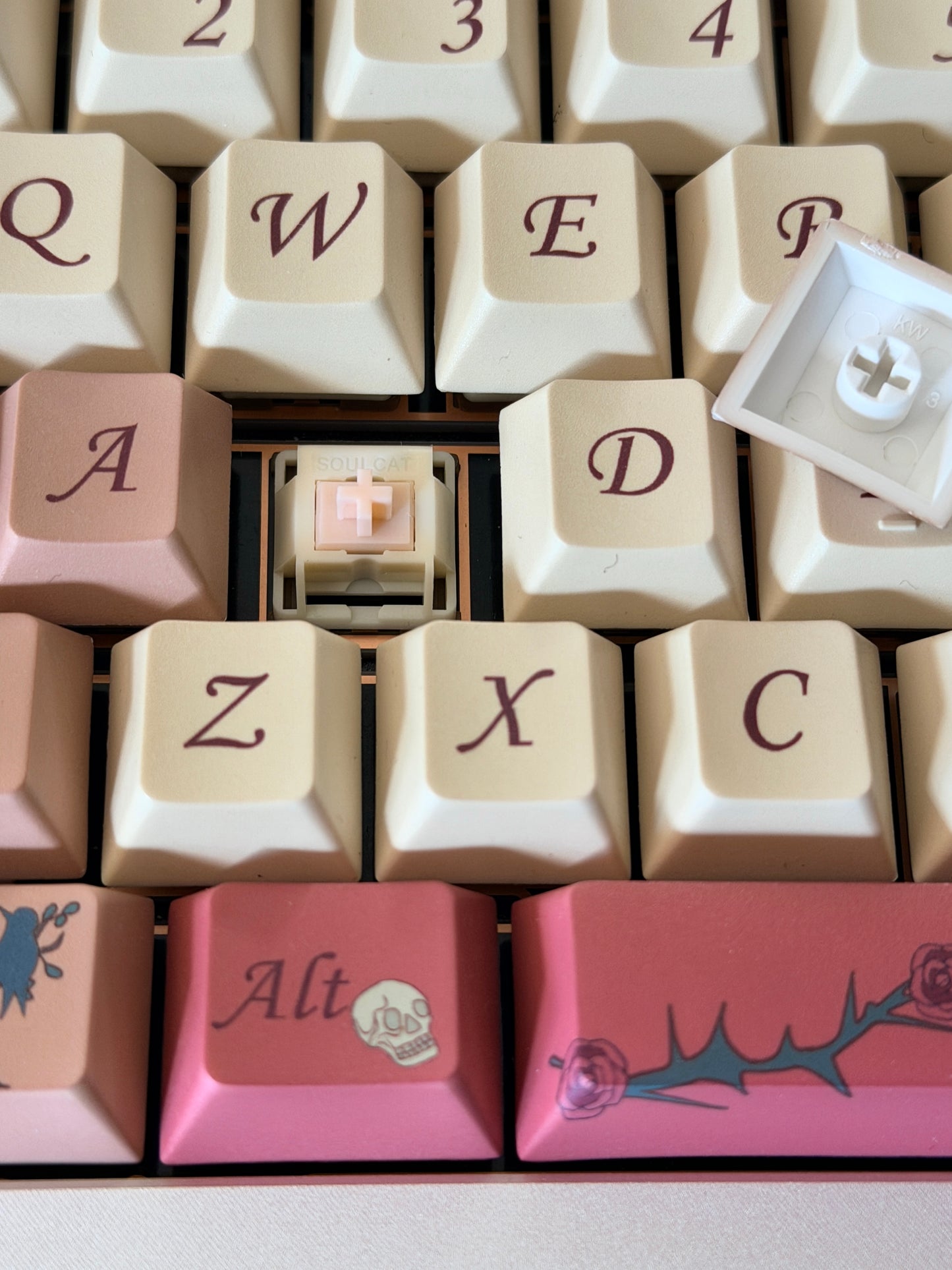 ONLY 1 Instock Prebuilt Aluminum Custom Mechanical Keyboard Weikav Sugar65 + Rose letter Keycaps+Poro Switch