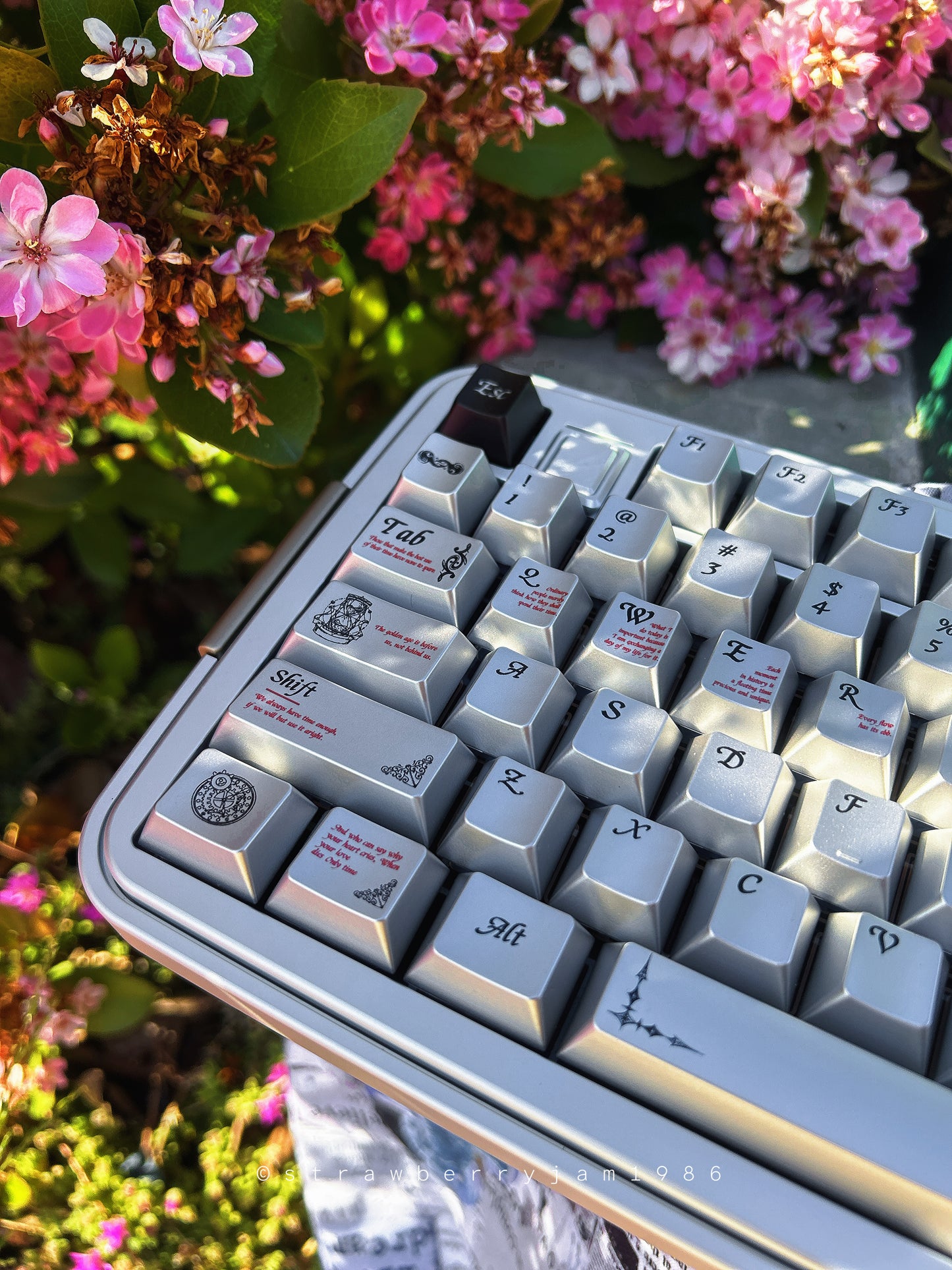 PREORDER Prebuilt Aluminum Customized Mechanical Keyboard Bread75 Silver Keyboard Set