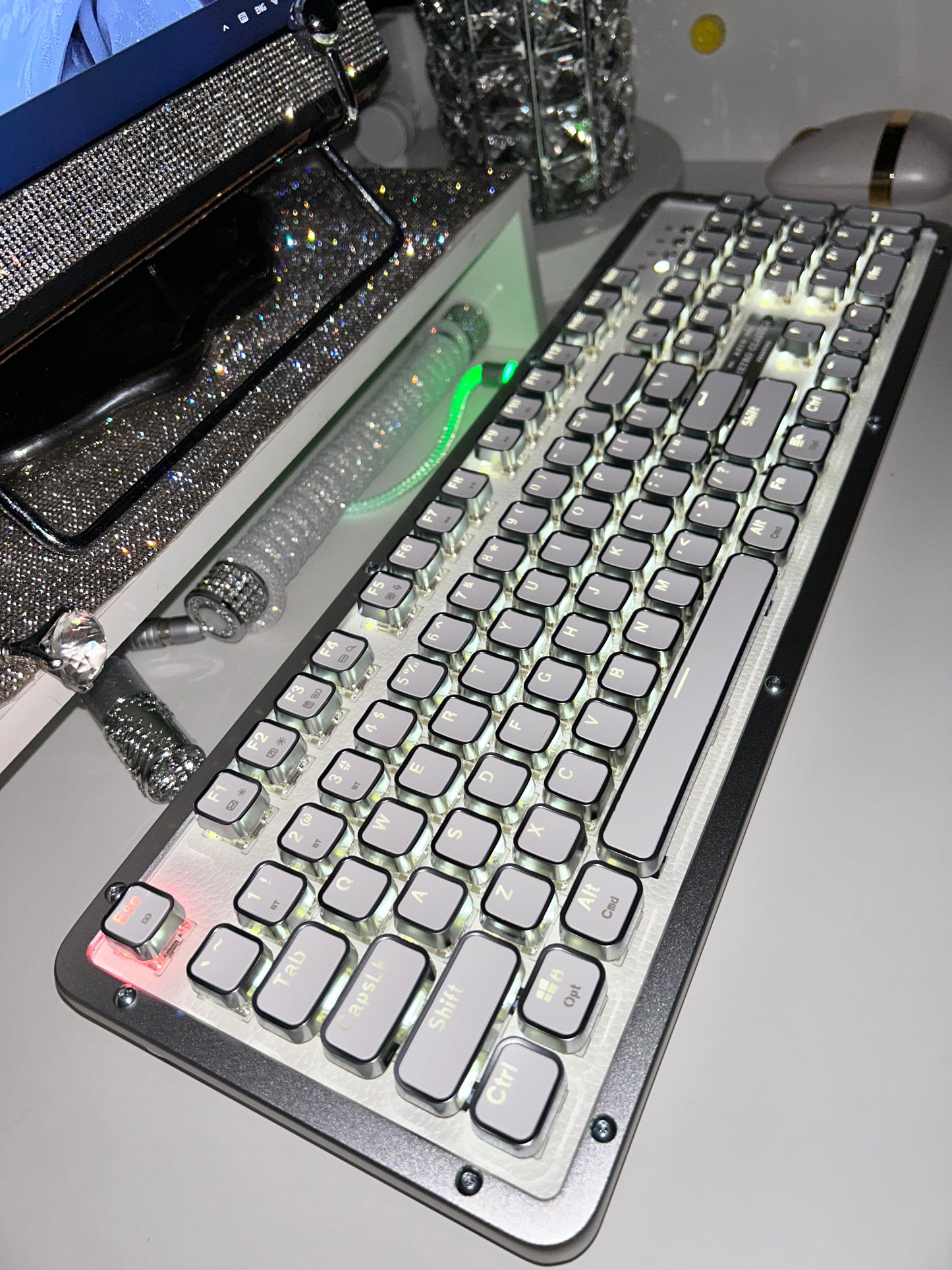 Unboxing For SALEs Azio RC Prestige Mechanical Keyboard, Bluetooth 5.0, Hot-Swappable Switches, PC/Mac