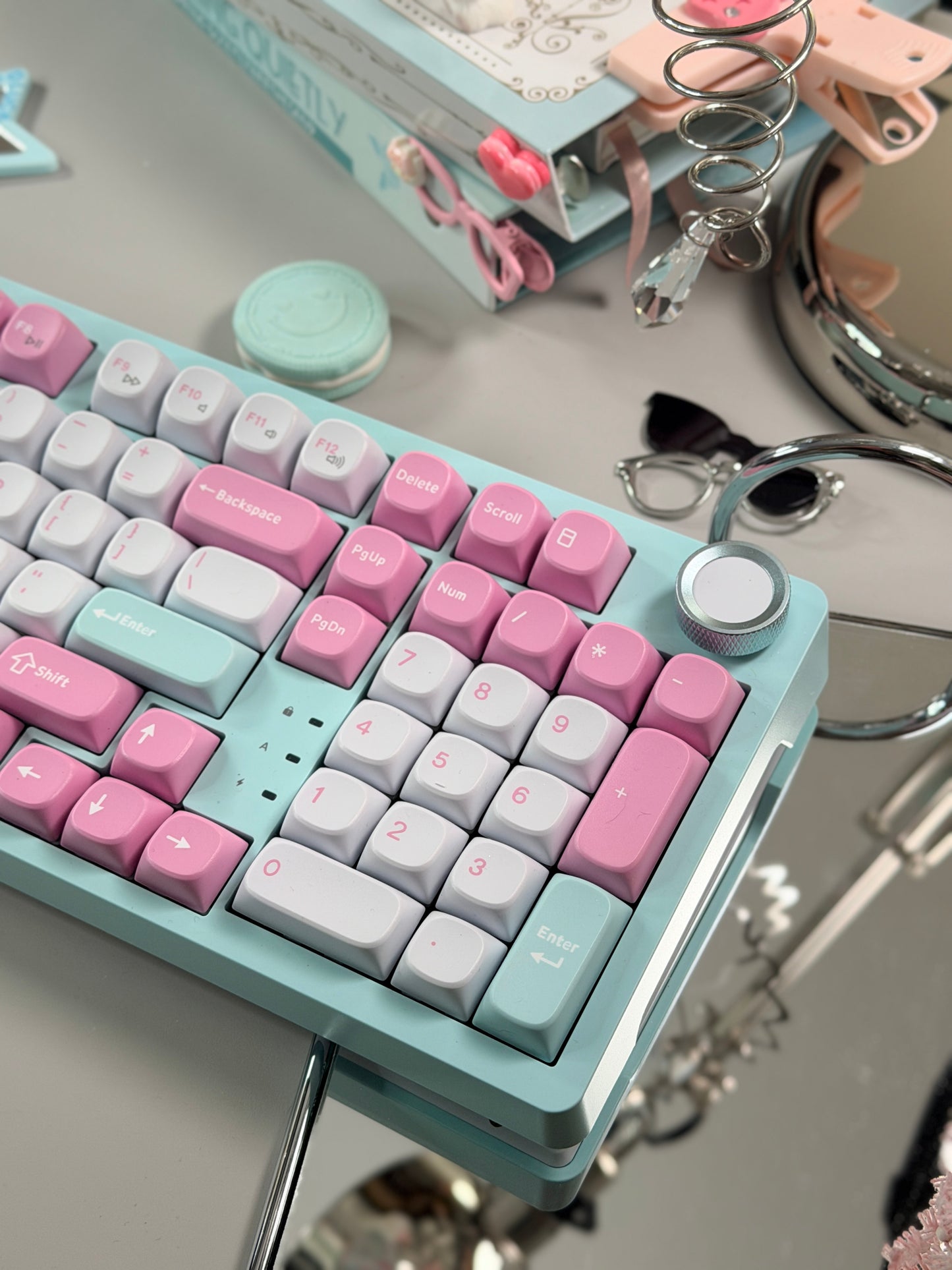 Sample For Sale ONLY 1 Instock Keychron J3SE Pink Green Wireless Custom Mechanical Keyboard