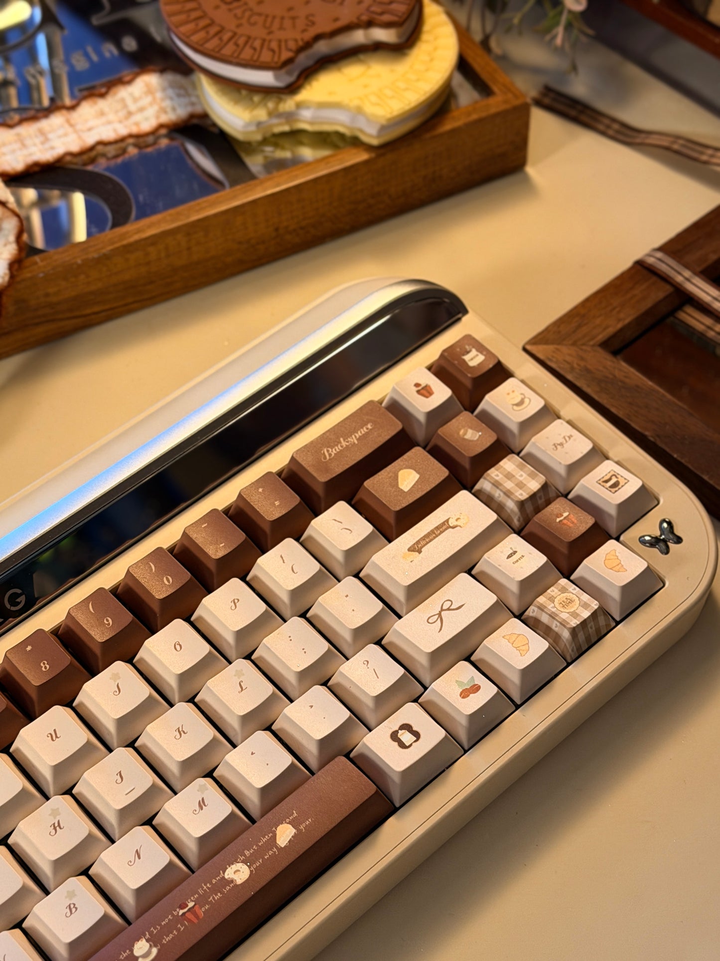 ONLY 1 Instock Prebuilt Targa65 Cream Beige Aluminum Custom Mechanical Keyboard With Coffee Bunny Keycap