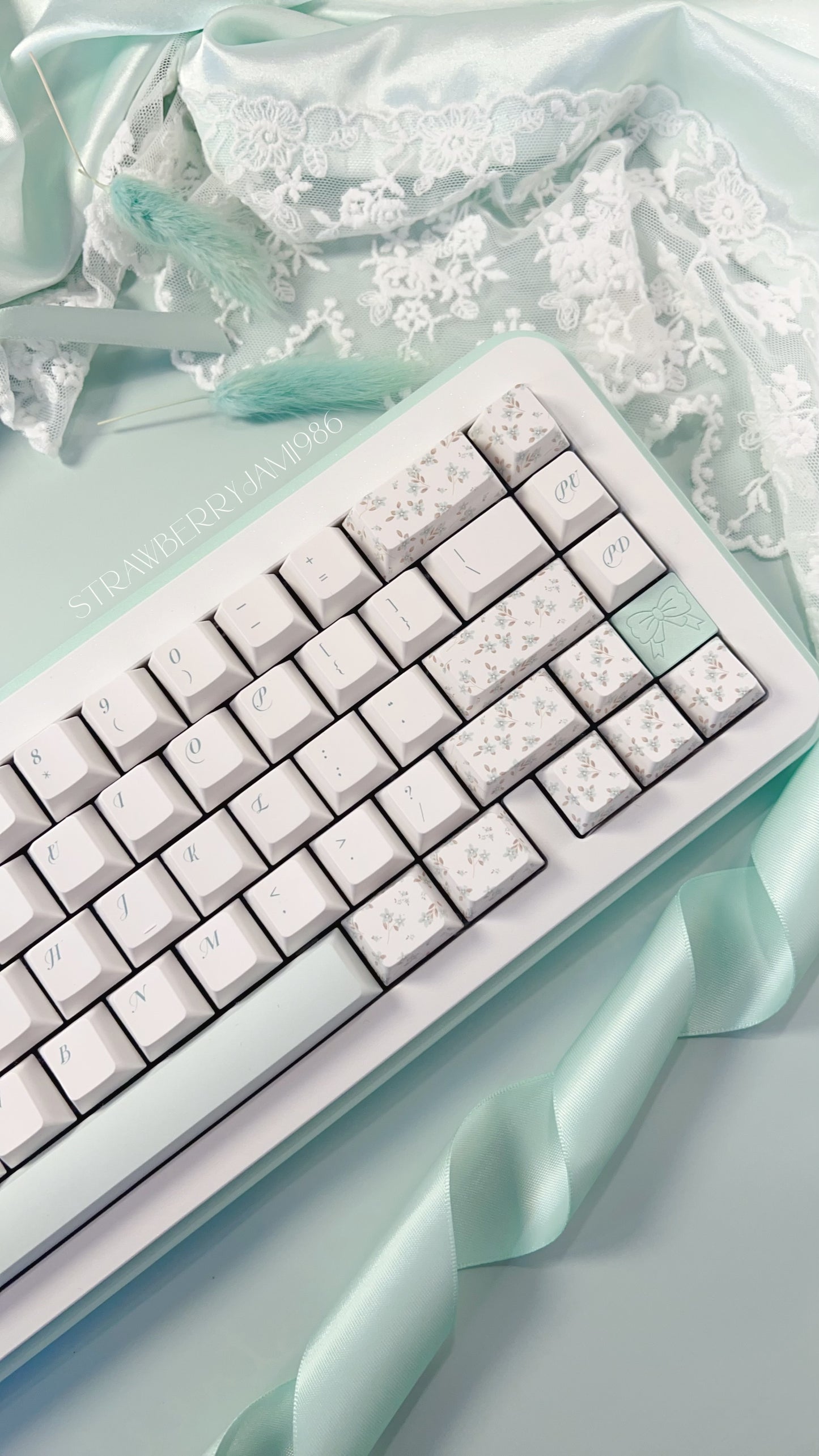 【Only 1 In-stock】 Prebuilt Bow65 Mint Green Floral Aluminum Customized Mechanical Keyboard