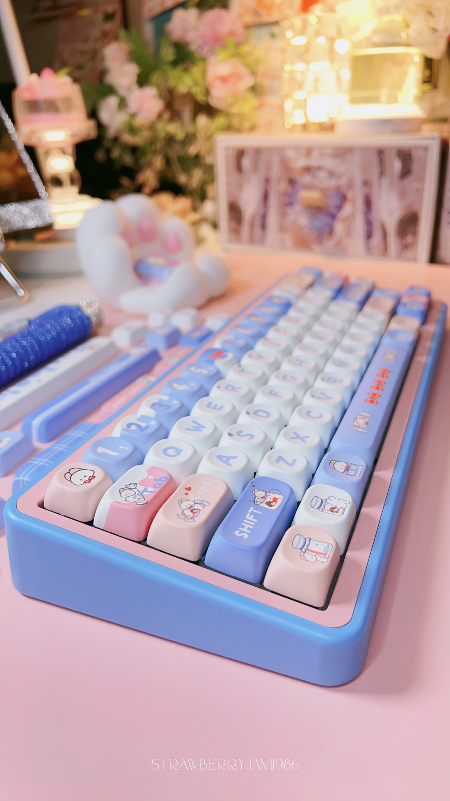 【Only 1 In-stock】Prebuilt BUFF65 Blue Pink Bunny Aluminum Customized Mechanical Keyboard