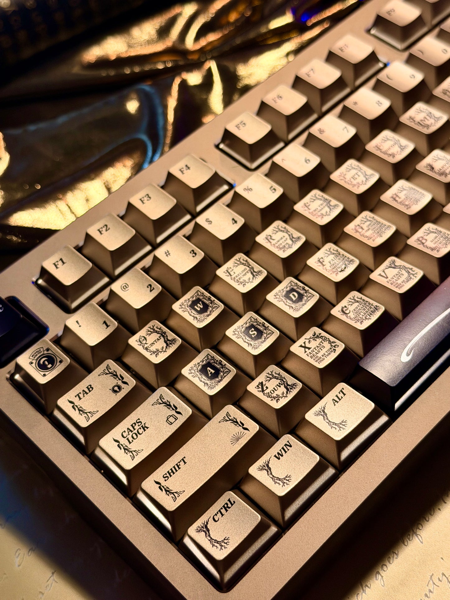 ONLY 1 Instock Prebuilt Aluminum Customized Mechanical Keyboard Buff75 Golden Black + taptempo Fantastic Beasts Medal-Coated Keycaps