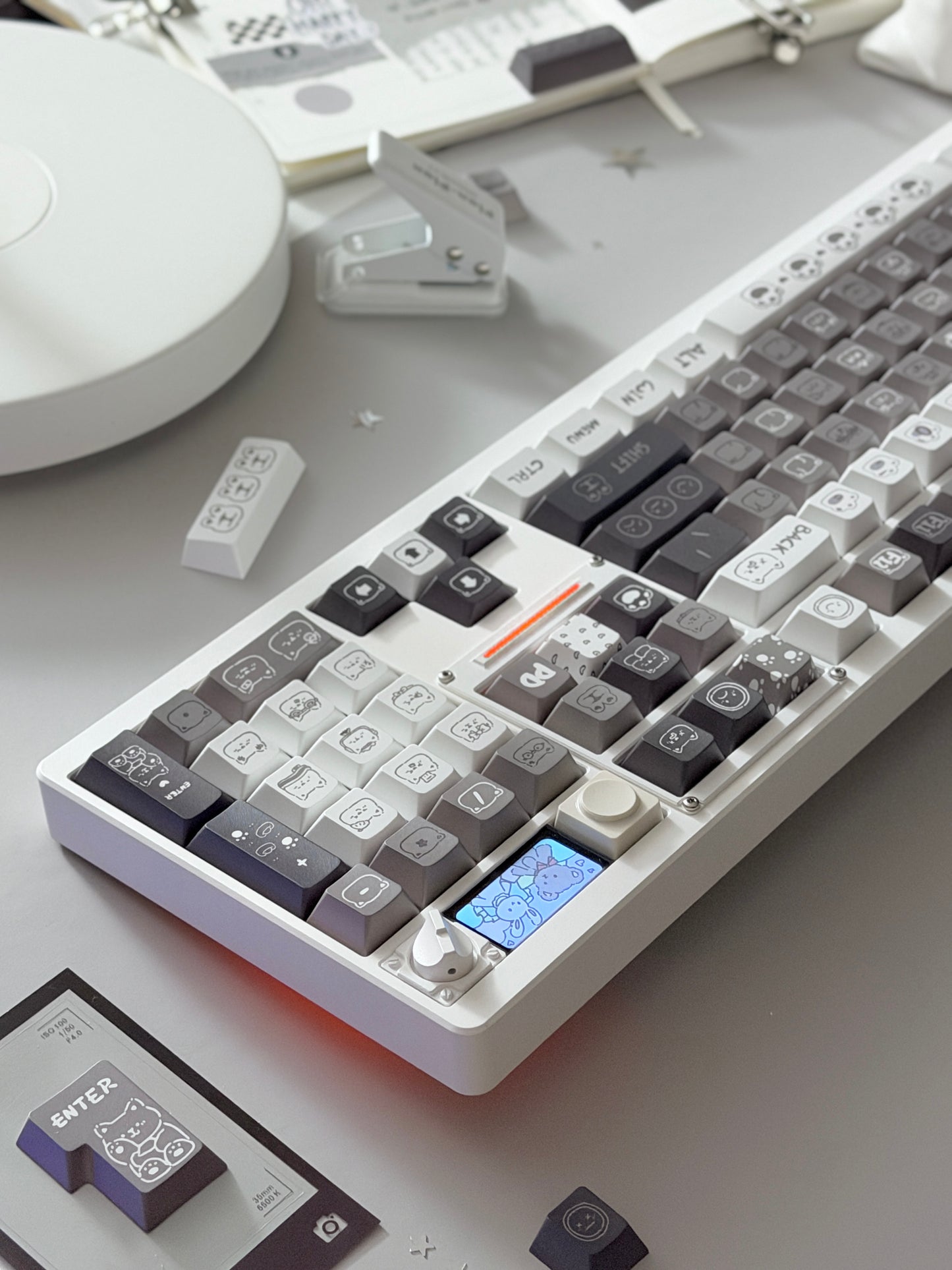 ONLY 1 Instock Prebuilt Aluminum Custom Mechanical Keyboard ND104 Emo Gray Keycaps Toast Switch