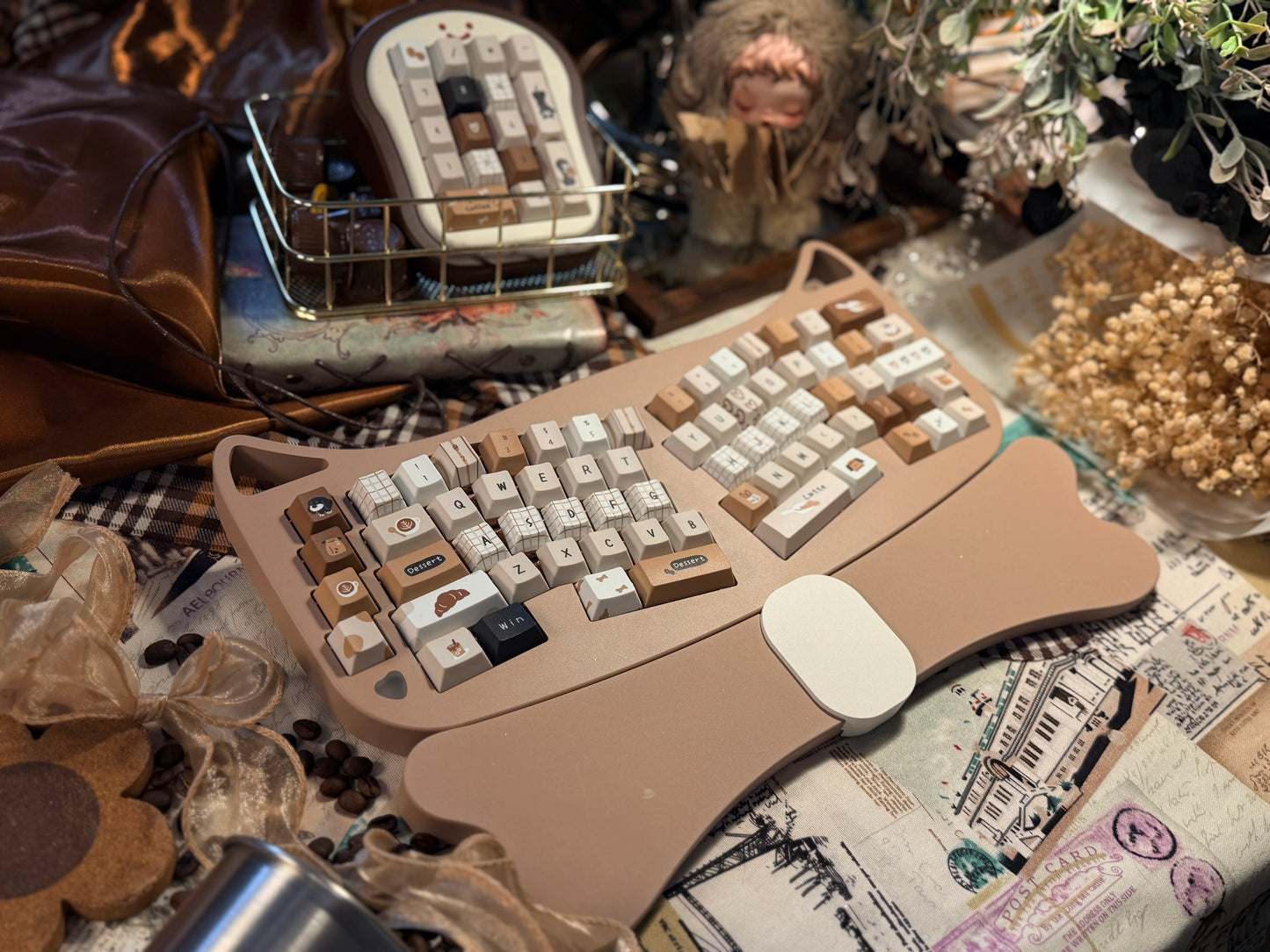 ONLY 1 Instock Prebuilt Aluminum Customized Mechanical Keyboard Corgi Alice Ergonomic Chocolate Set With Wristrest & Bread Pad