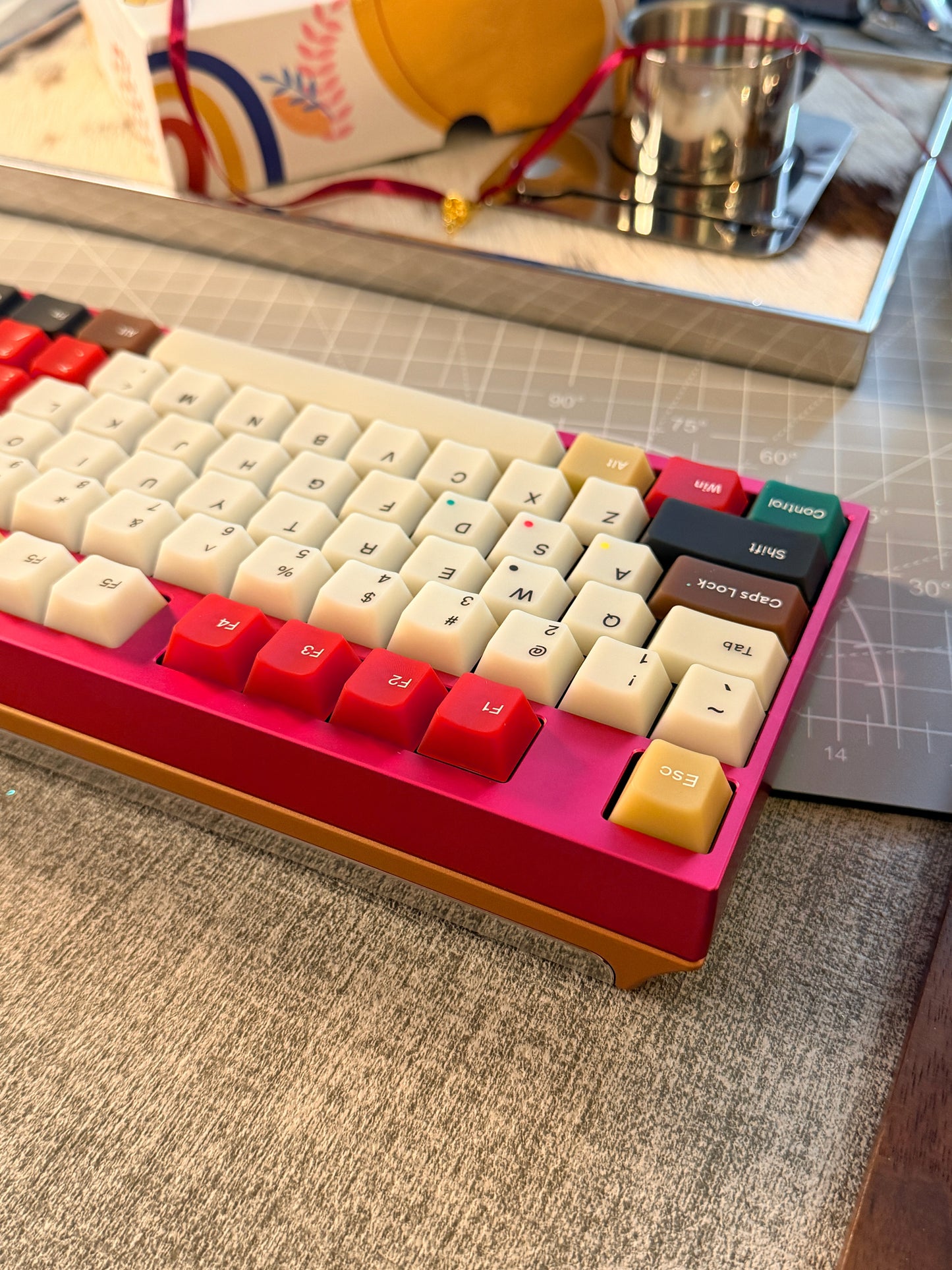 Preorder Prebuilt Aluminum Customized Mechanical Keyboard Neo80Cu Anodized Ruby Rose