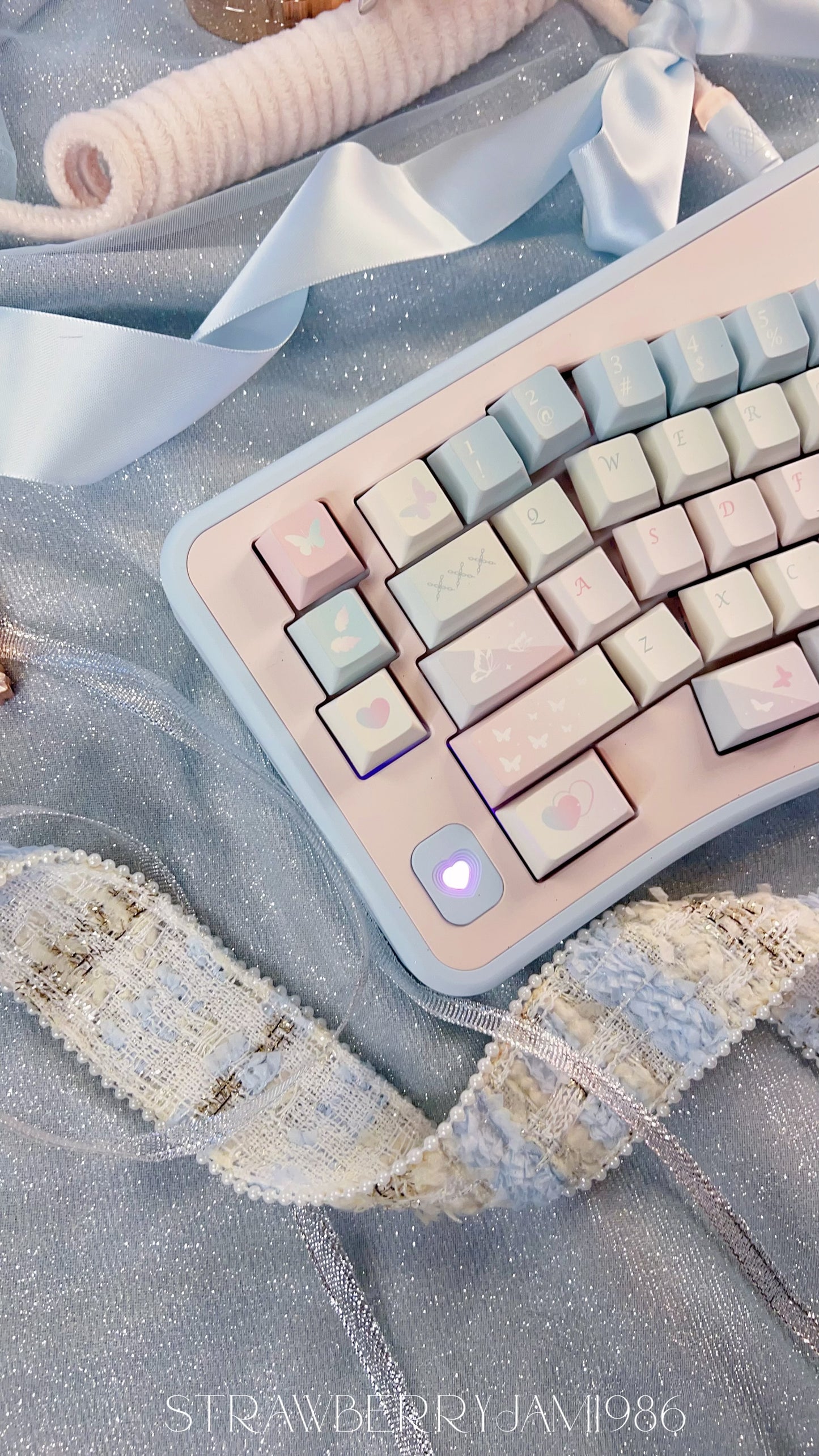 109 Cocoon and Butterfly Pastel Pink and Blue Keycap Cherry Profile